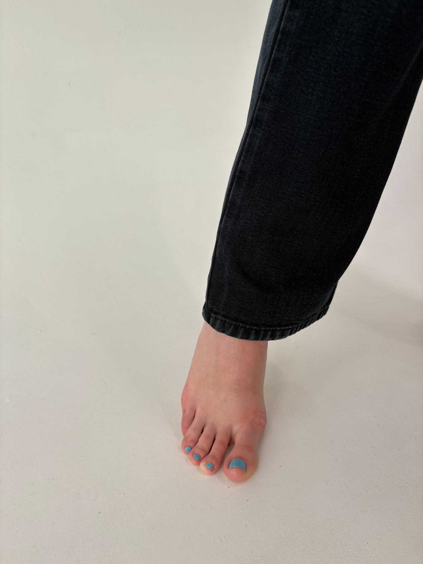 Jeans vintage dark wash Hugo Boss cu talie ultra înaltă