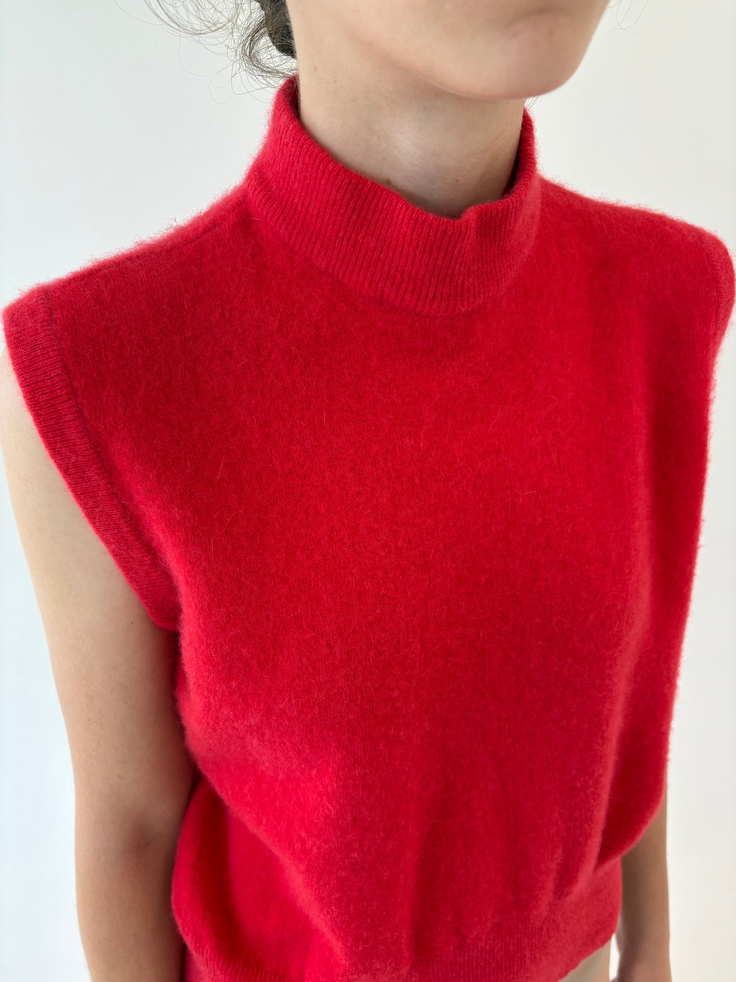 Maleta cherry red din lana extrafina de gramaj mare