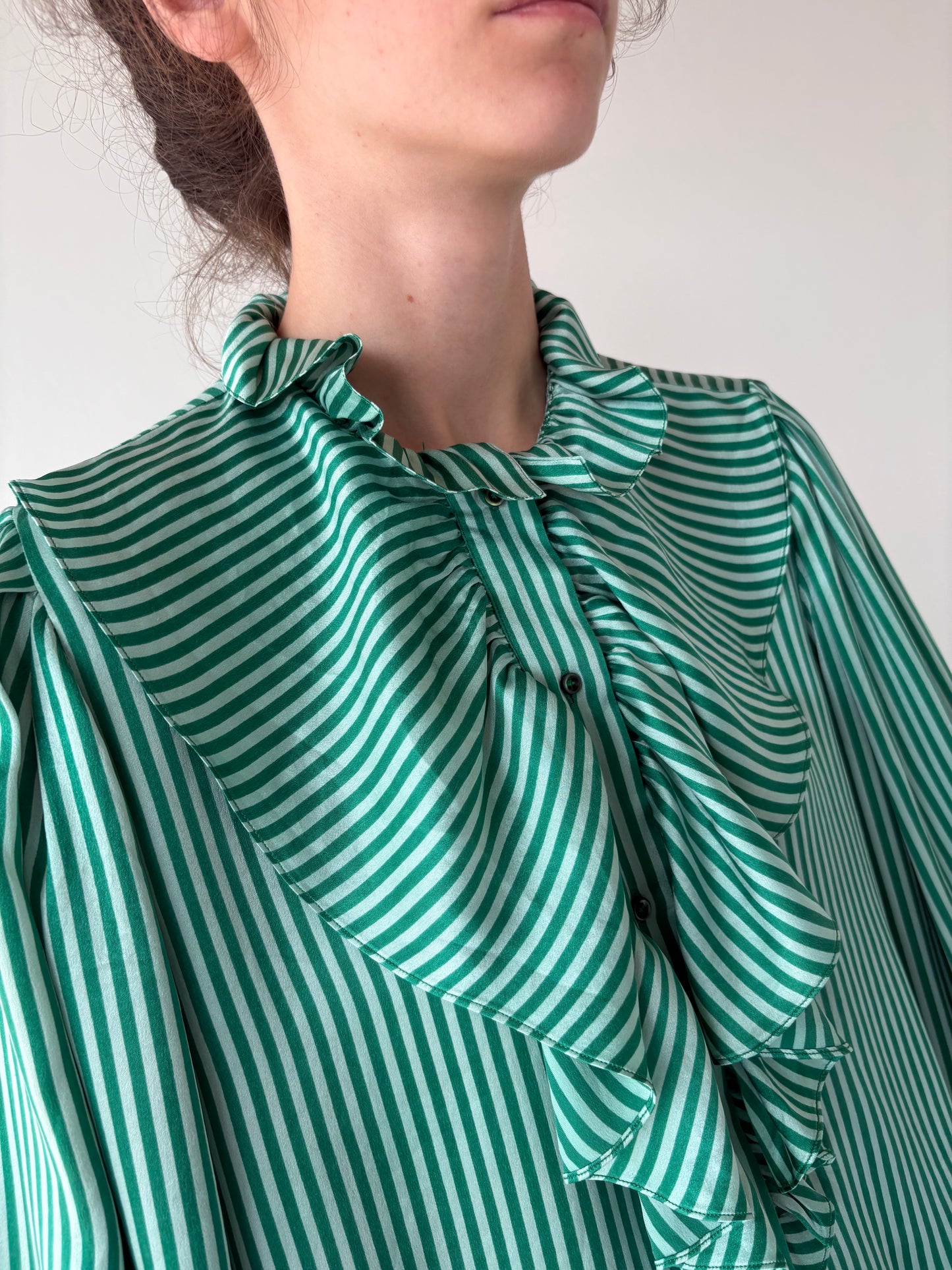Cămașa vintage Christian Dior cu jabou din mătase naturală