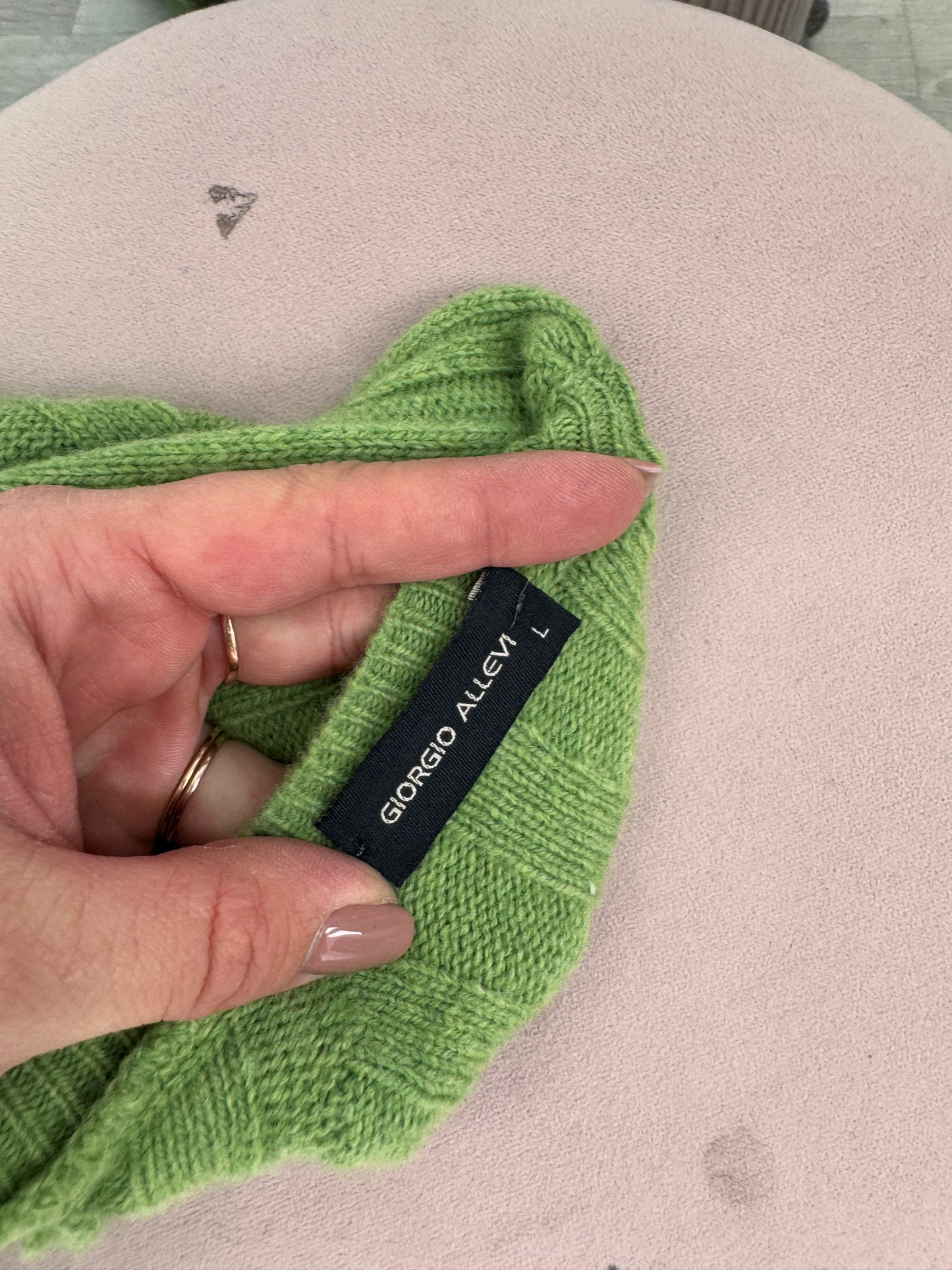 Pulover iatlain avocado green din lana extrafina de gramaj mare