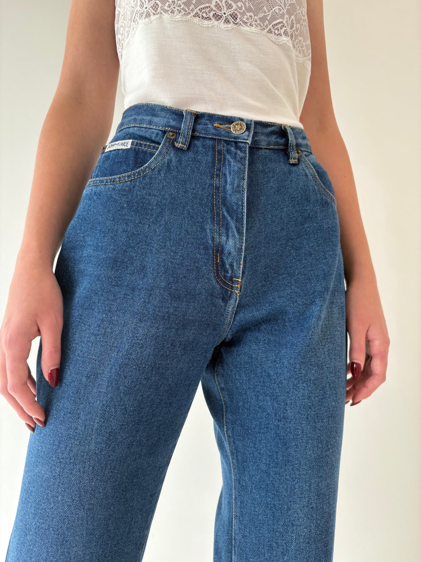 Jeans vintage dark wash evazați cu talie înaltă