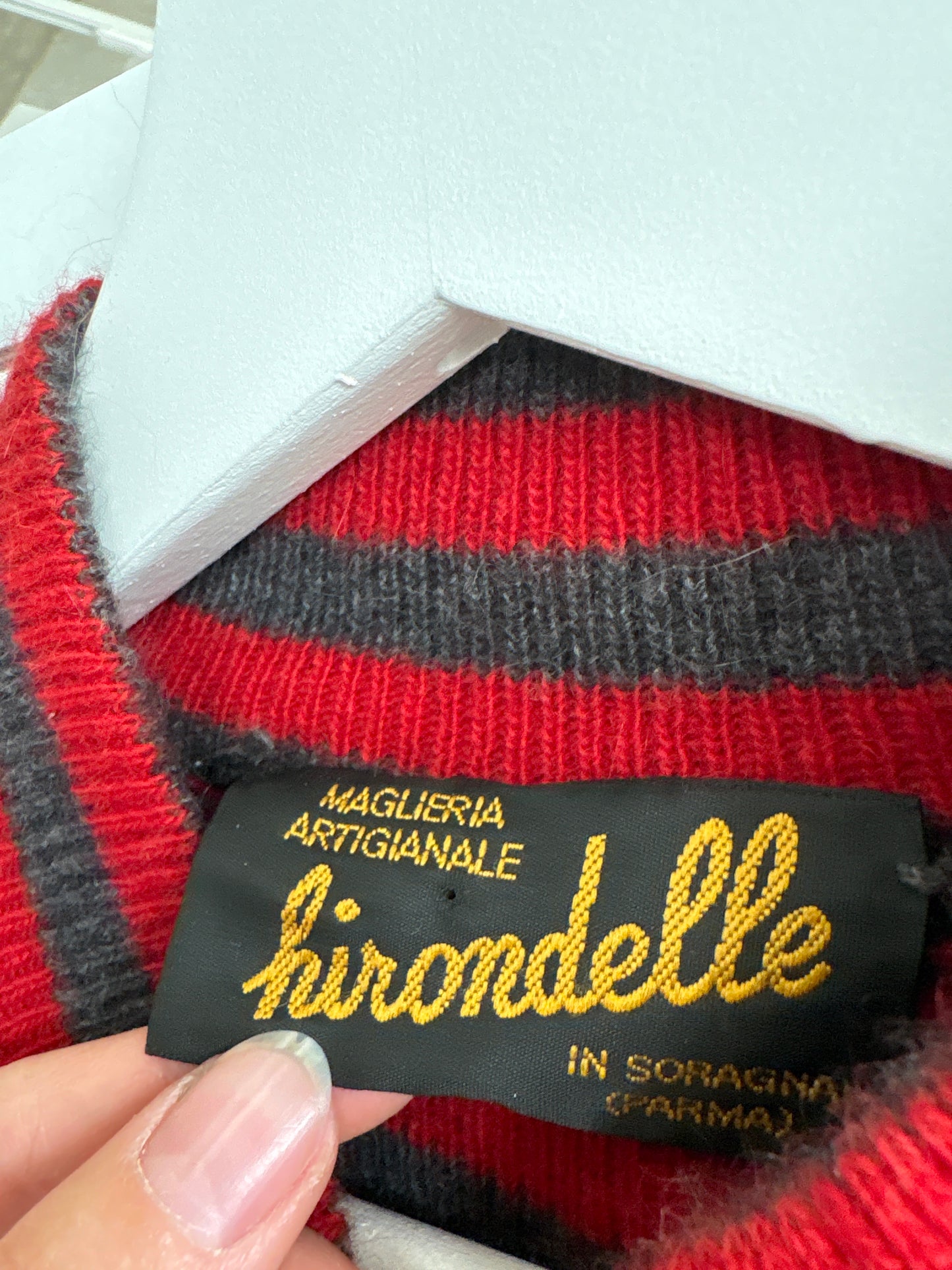 Maleta în dungi de gramaj mare din tricot excepțional de lana merino și Angora