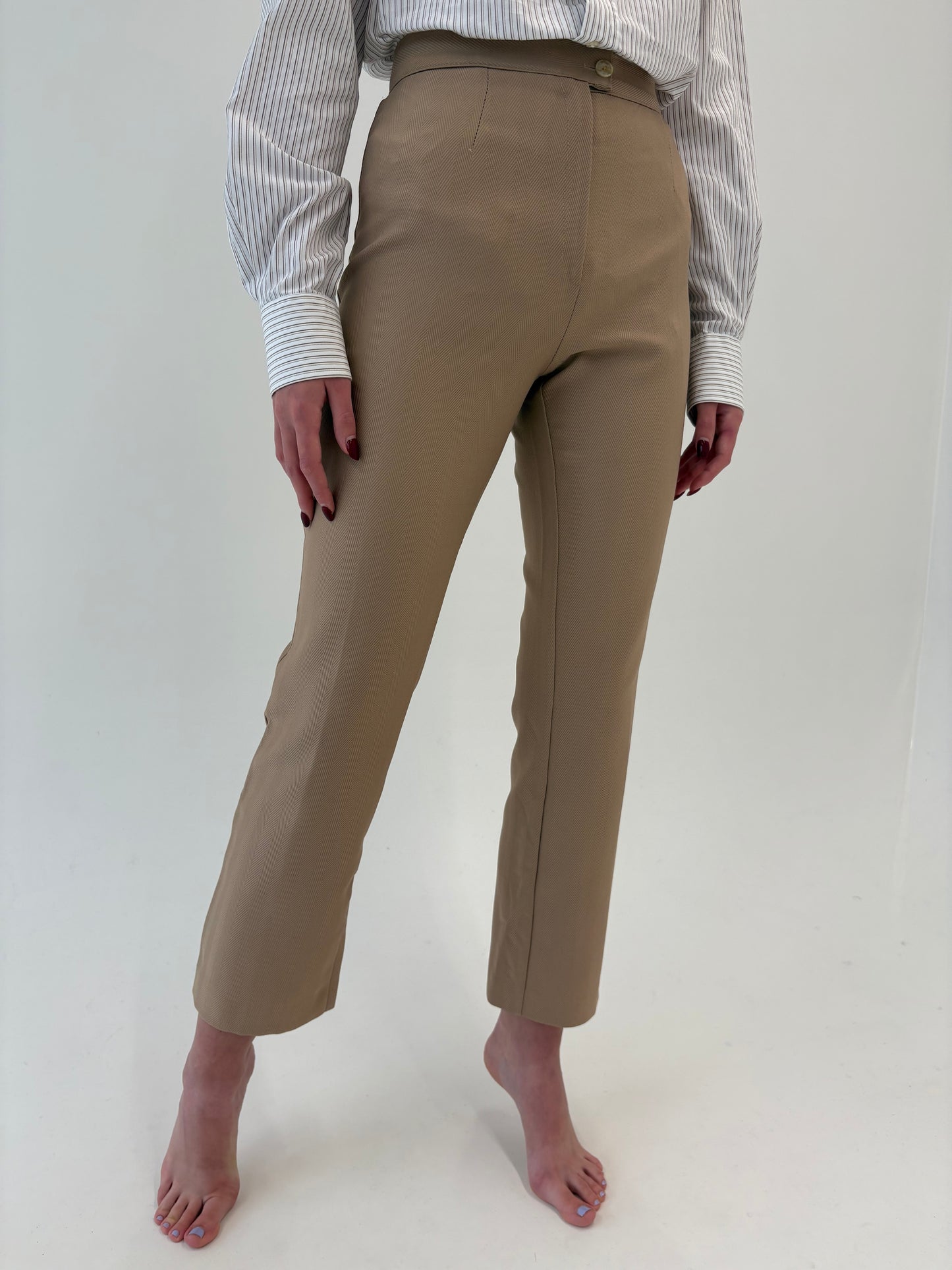 Pantaloni camel din twill din mix de lana extrafina cu talie înaltă