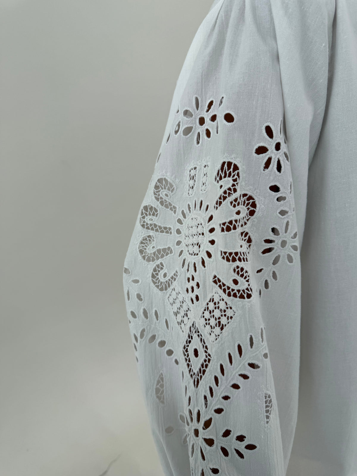 Cămașa vintage excepțională din bumbac moale gros cu broderie anglaise
