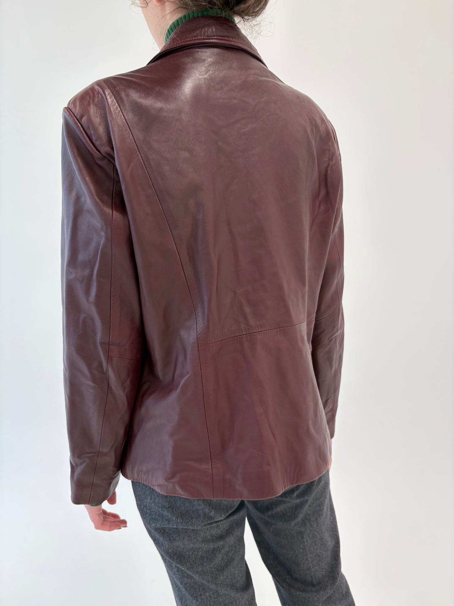 Geacă Versace din piele naturală burgundy  moale în croi ușor cambrat