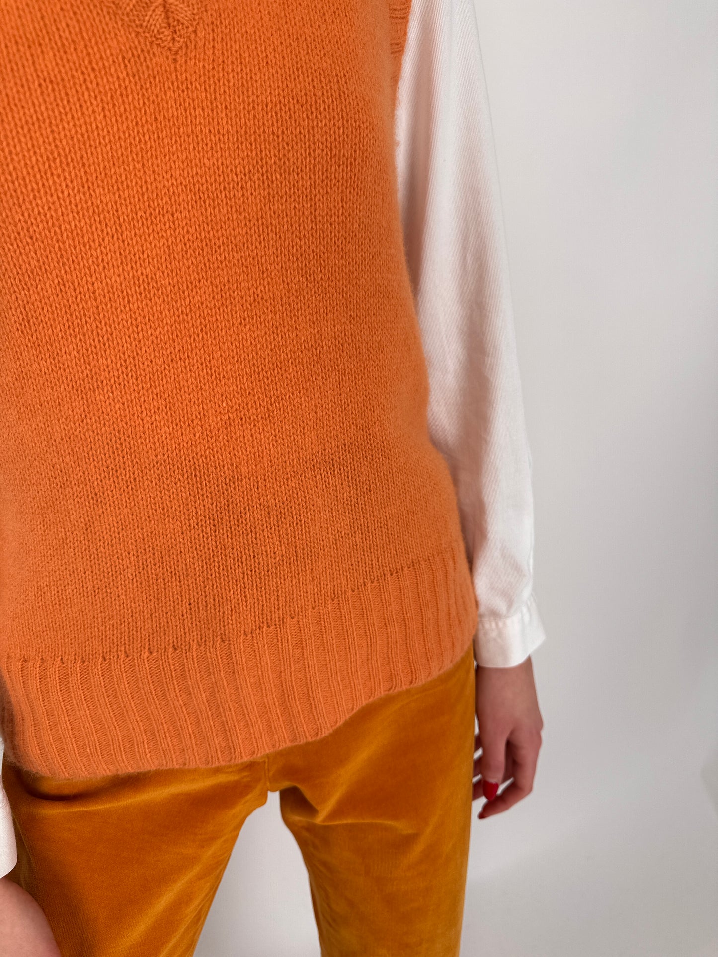 Vestă tangerine orange din lana extrafina cu Angora pufoasă