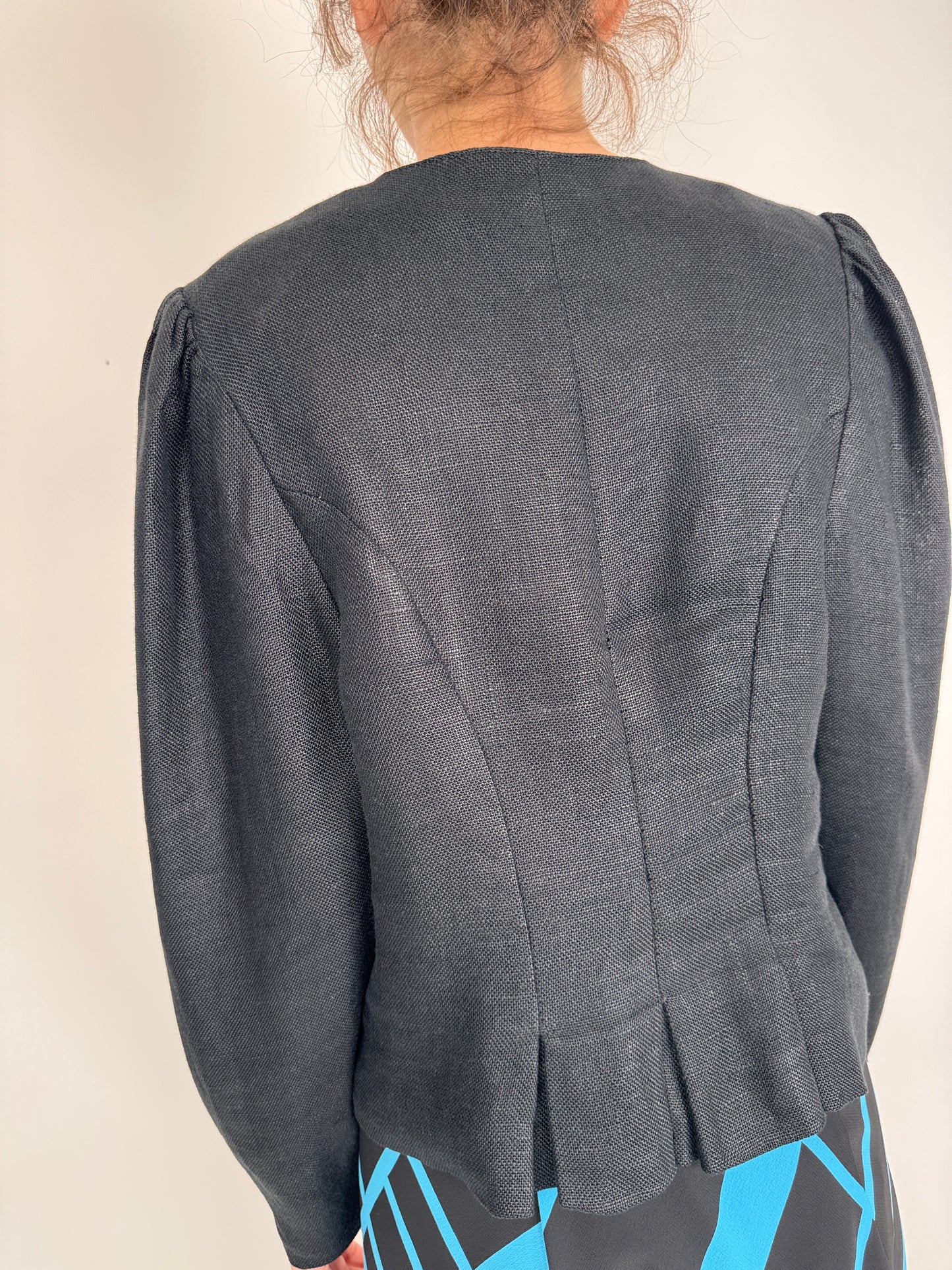 Sacou vintage cambrat din pânză de in și nasturi bijuterie