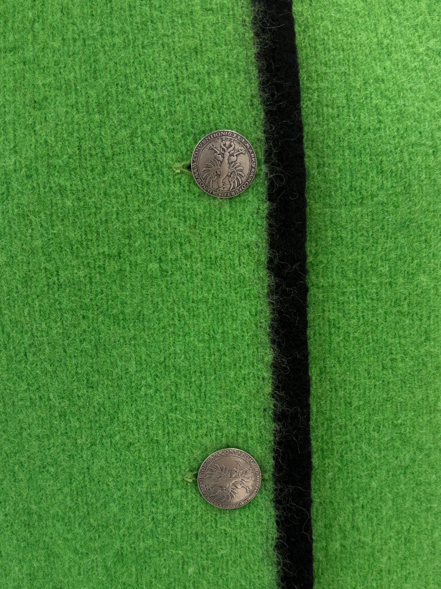 Jacheta din boiled wool gros în Culaore tare și croi minimalist