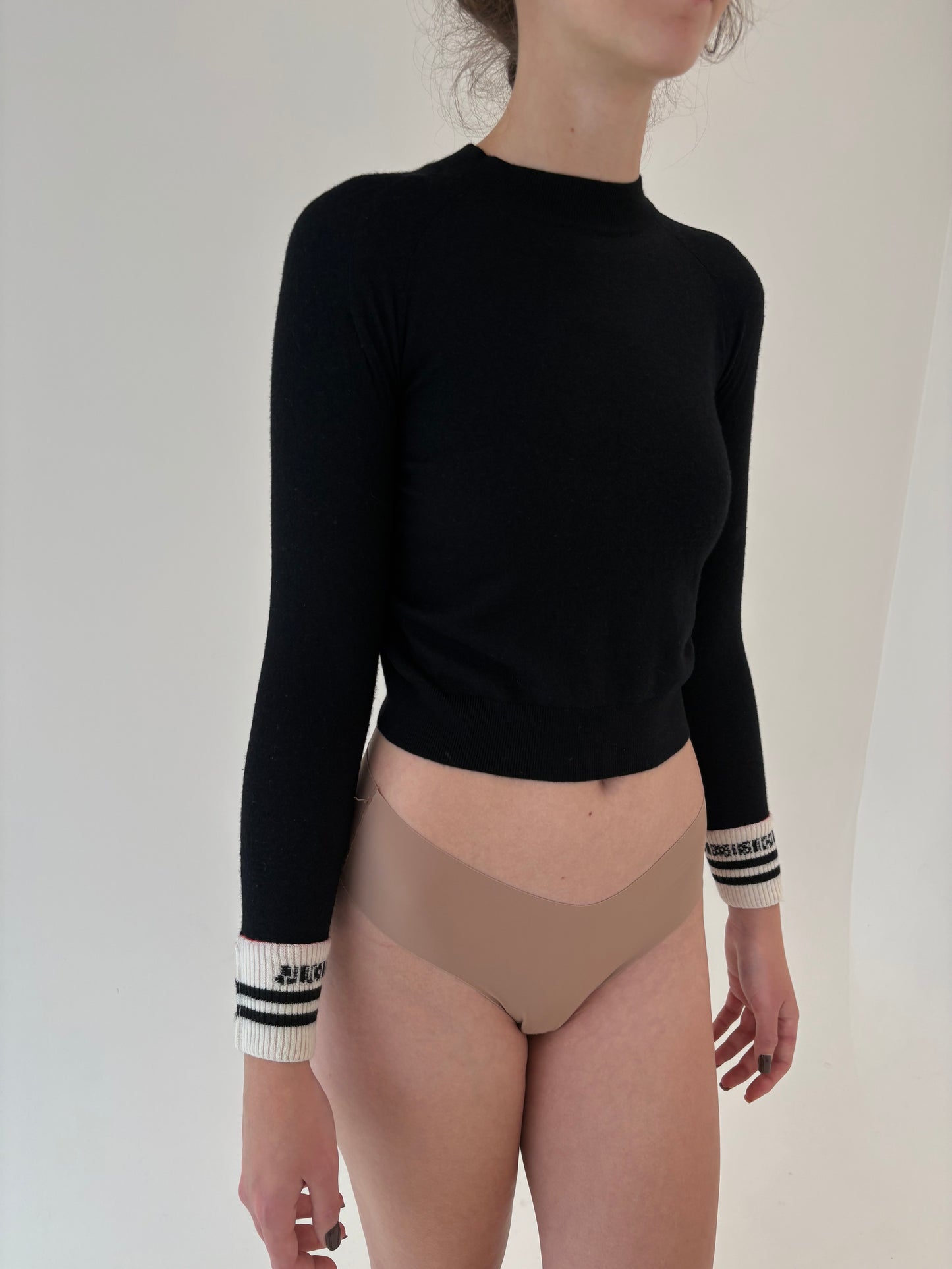 Maleta cropped de brand super premium Miss Sixty din cea mai fină lana