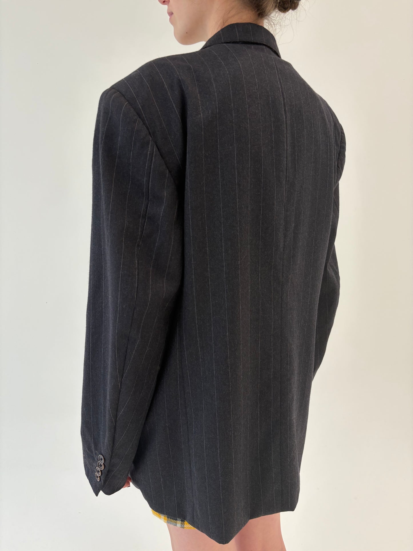 Sacou luxury Corneliani gama high end bespoke tailoring din lana merino
