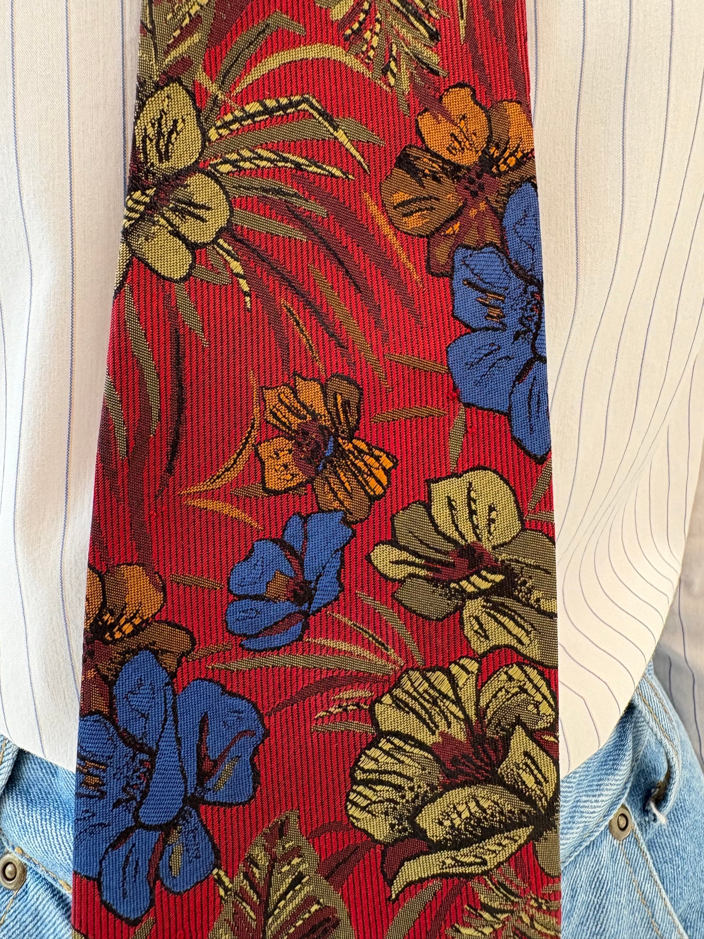 Cravata burgundy din mătase naturală cu print floral