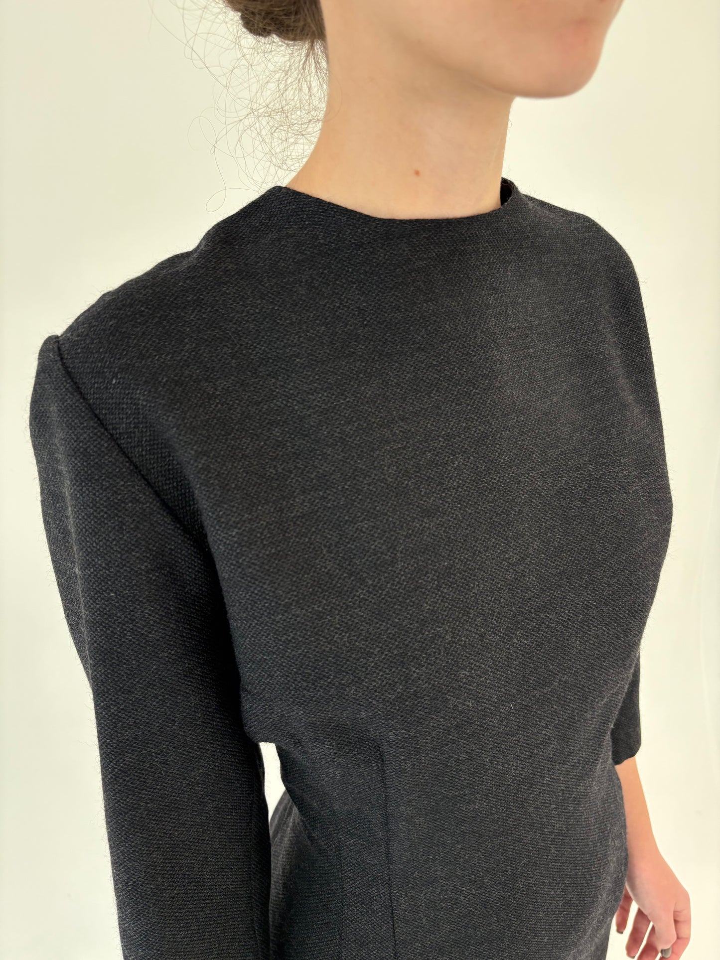 Rochie vintage superbă din stofă worsted de lana charcoal gray