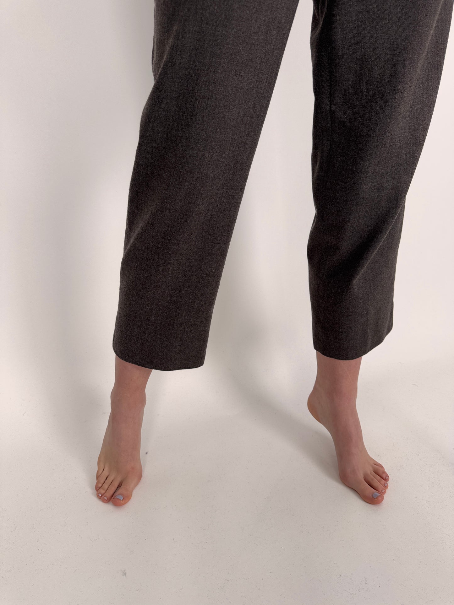 Pantaloni din lana extrafina wenge brown cu talie ultra înaltă