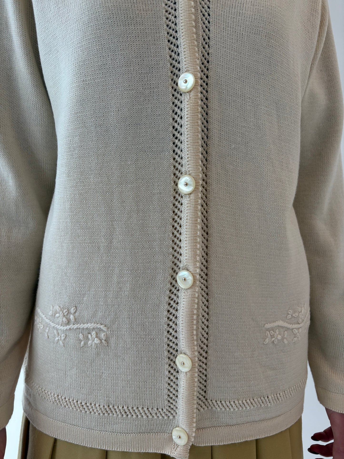 Cardigan luxury italian din lana pura extrafina brodat manual