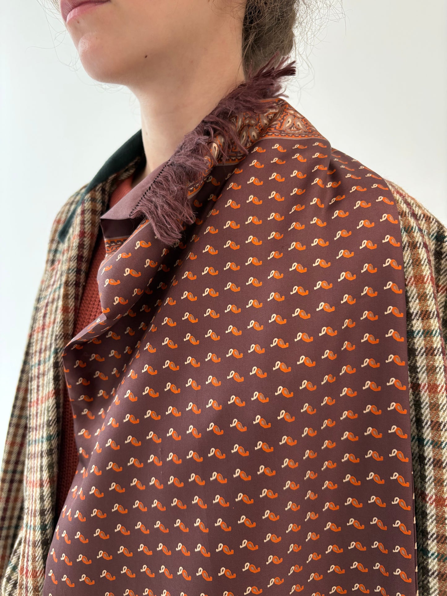 Esarfa vintage chocolate brown cu print paisley oranj din mătase naturală