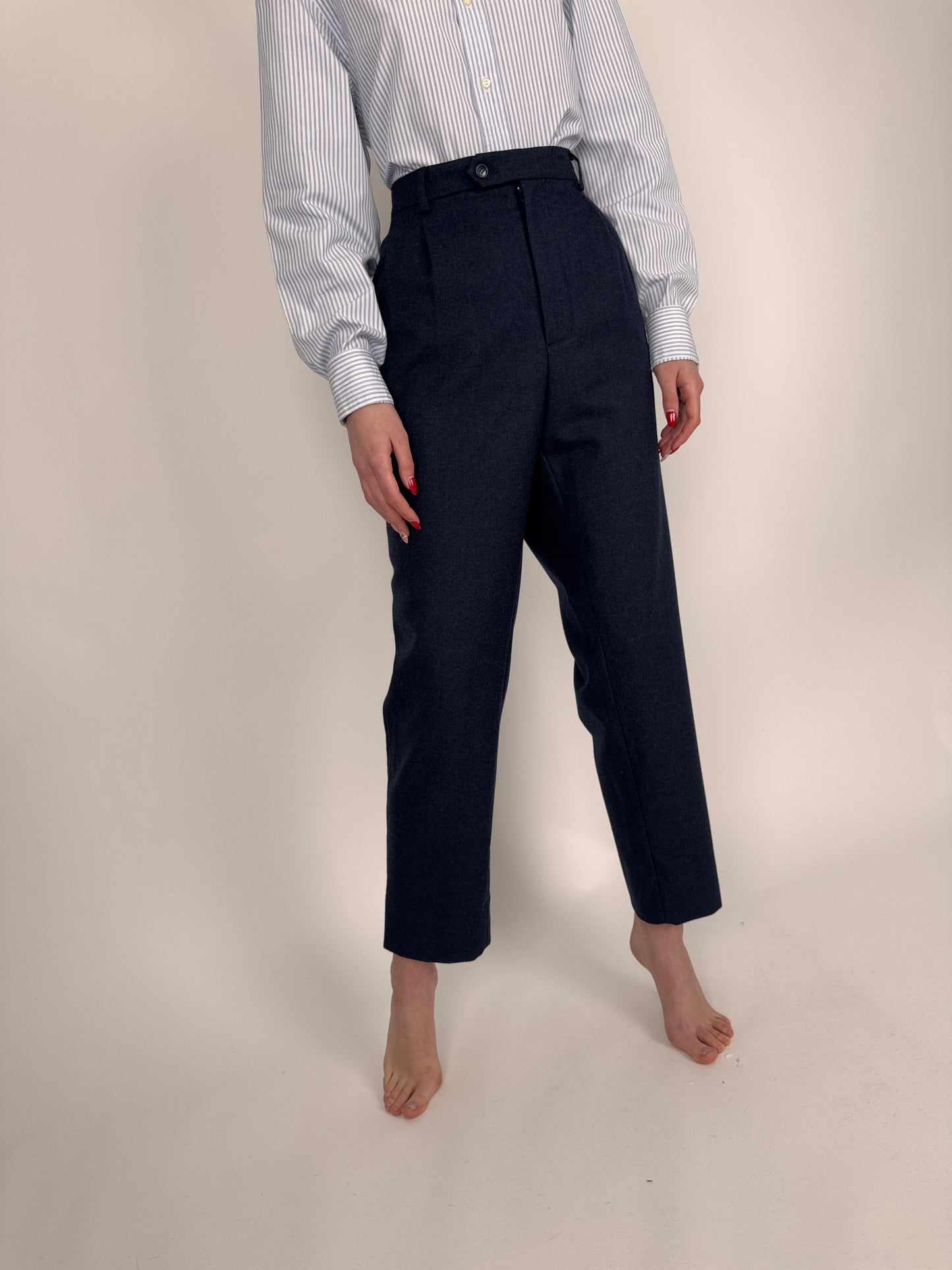 Pantaloni Navy din lana plină cu talie înaltă și pense