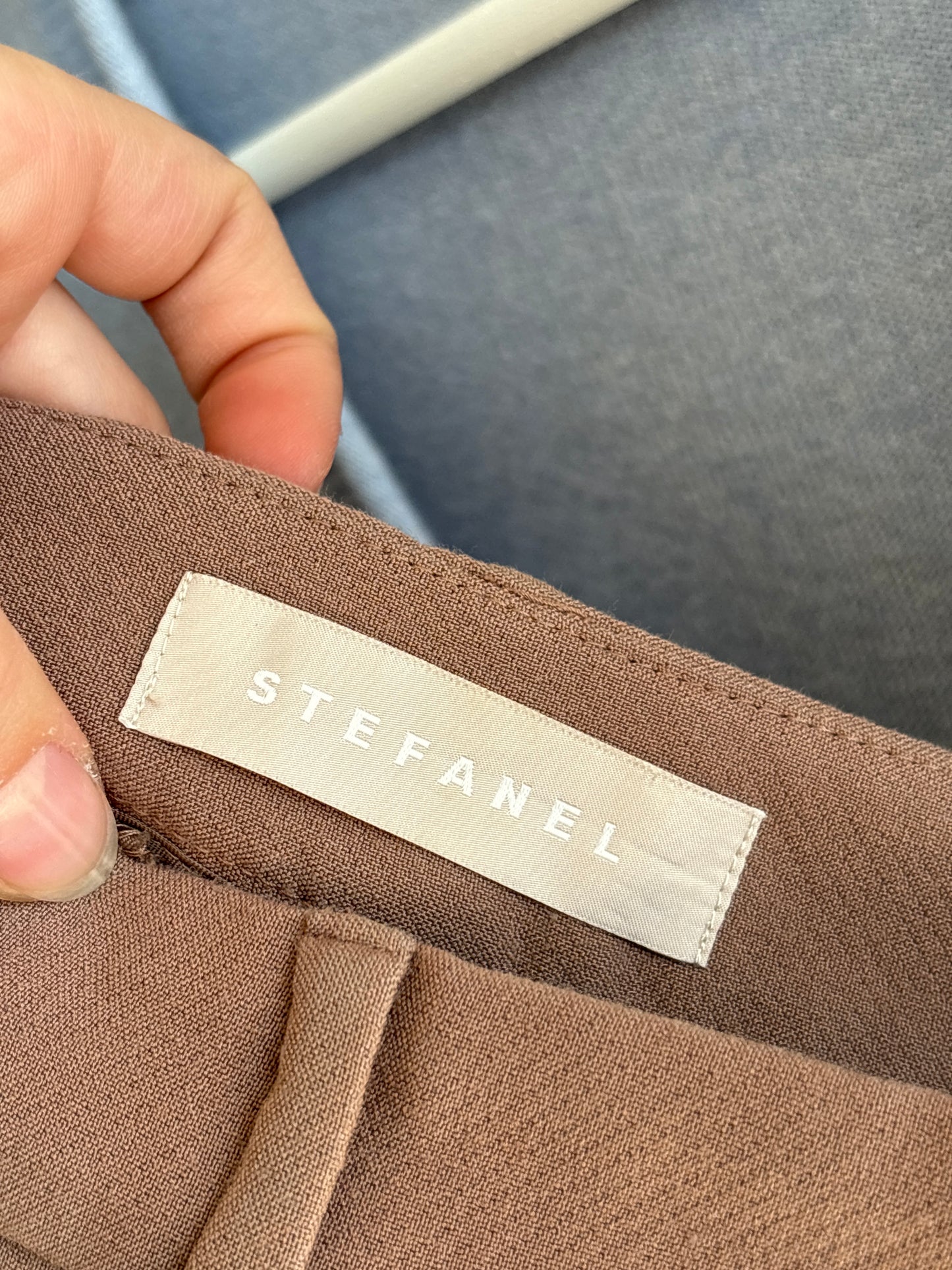 Pantaloni cafe au lait Stefanel din lana extrafina strech