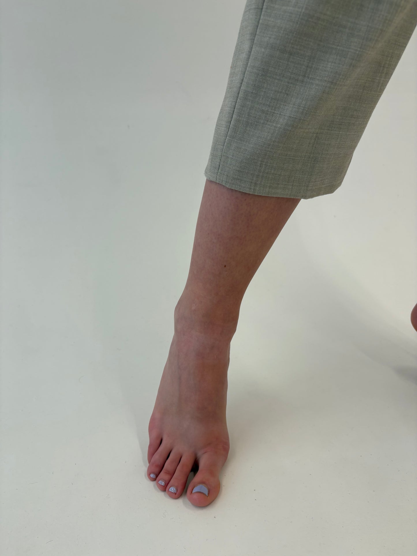 Pantaloni light nude cu talie ultra înaltă elastică din lana extrafina