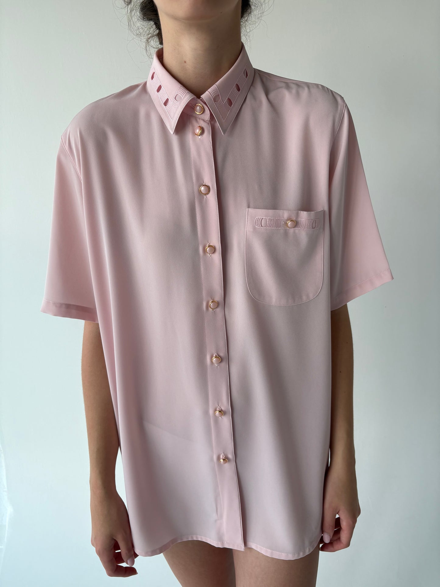 Cămașa vintage roz pudrat cu broderie anglaise