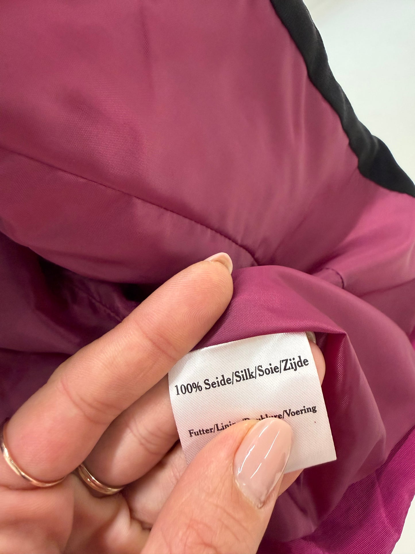 Sacou cambrat fucsia din mătase naturală cu talie ușor reglabilă