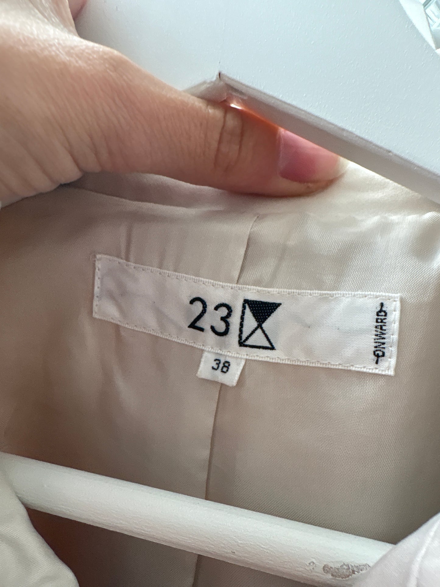 Trench de brand japonez luxury 23ku Tokyo butter white impermeabil