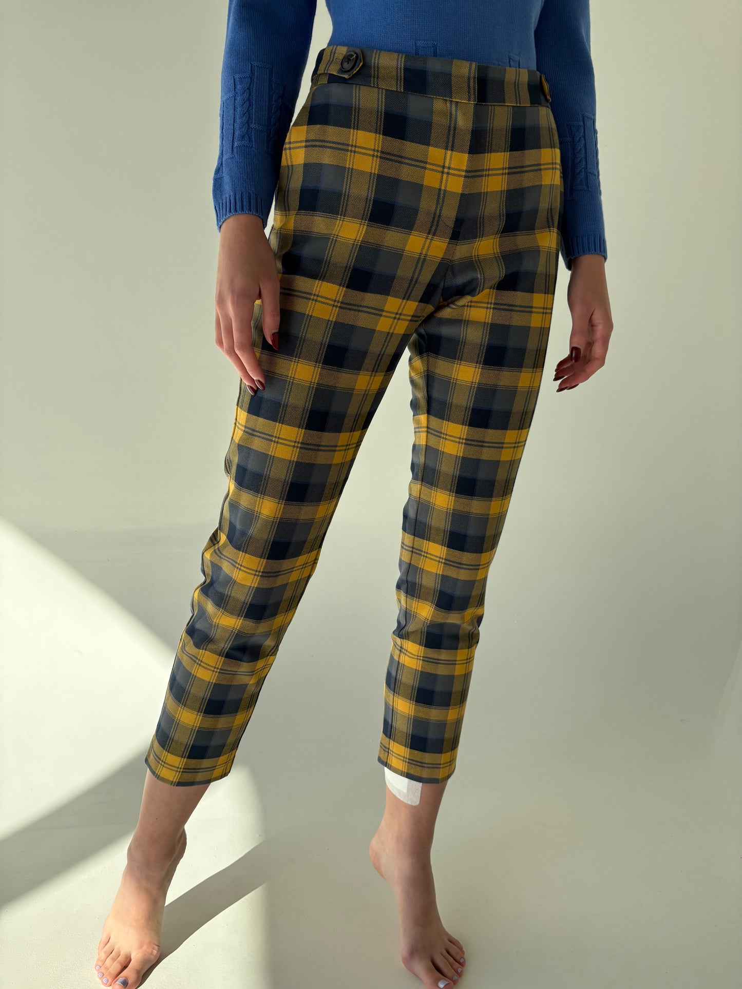 Pantaloni în carouri cu manșetă din stofita modelatoare din mix de lana extrafina