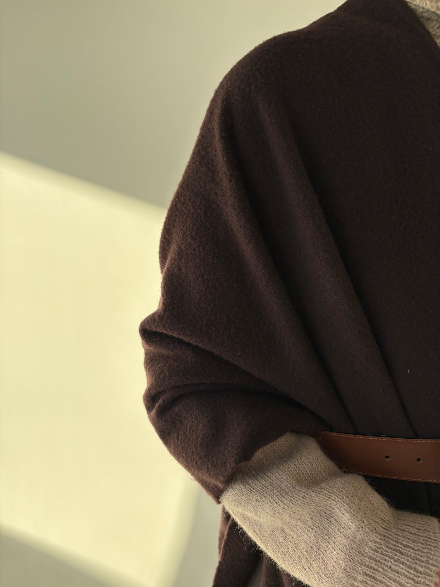 Capa chocolate brown din lana extrafina plină