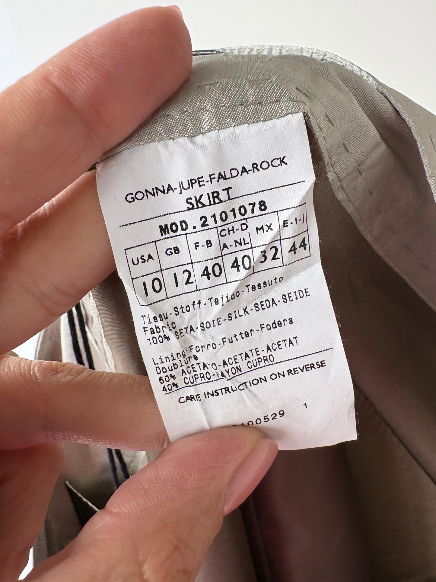 Fustă din gama Max Mara nouă din mătase naturală silver gray