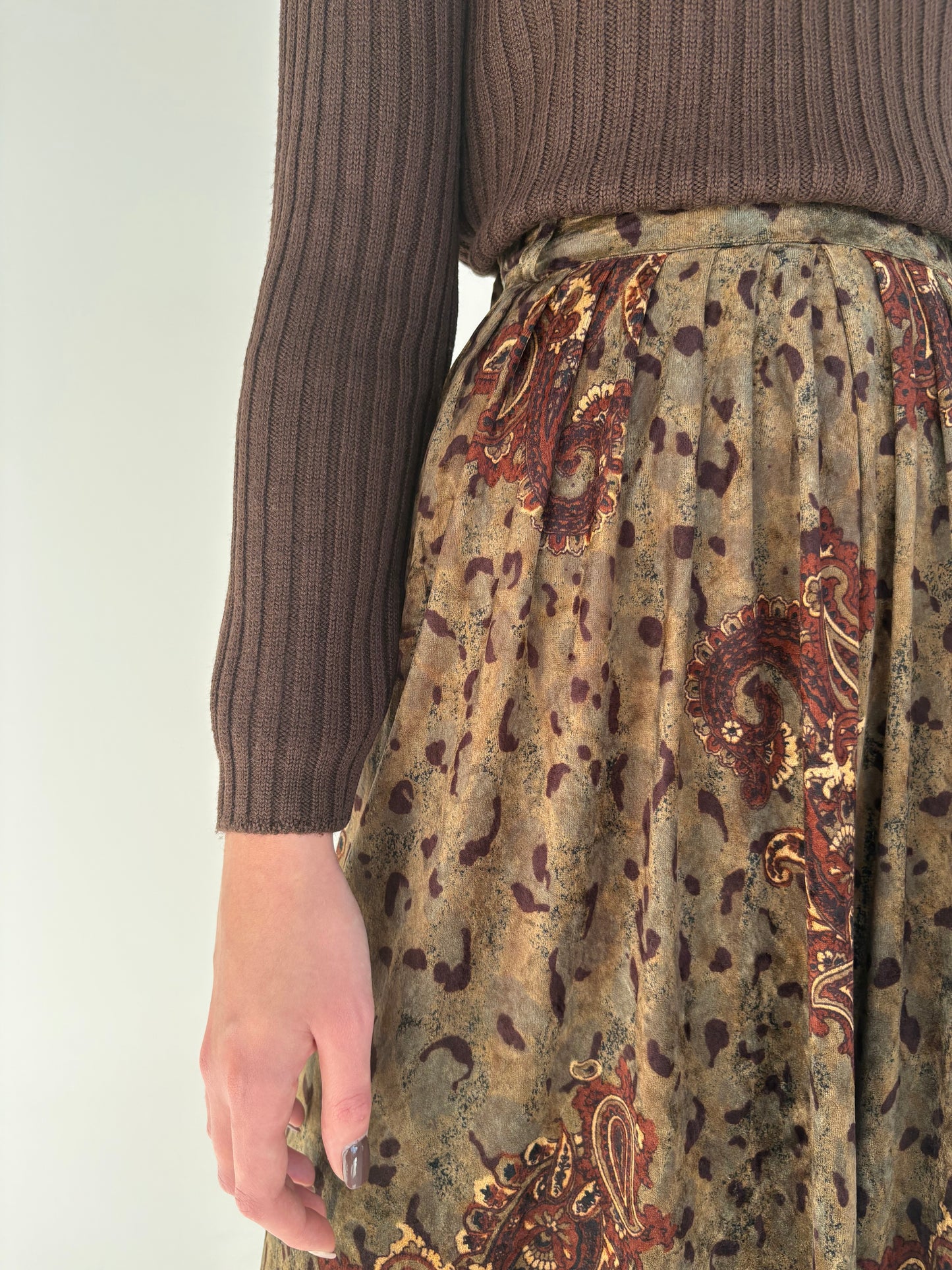 Fustă kaki vintage din catifea cu print paisley și talie ultra înaltă midi spre maxi