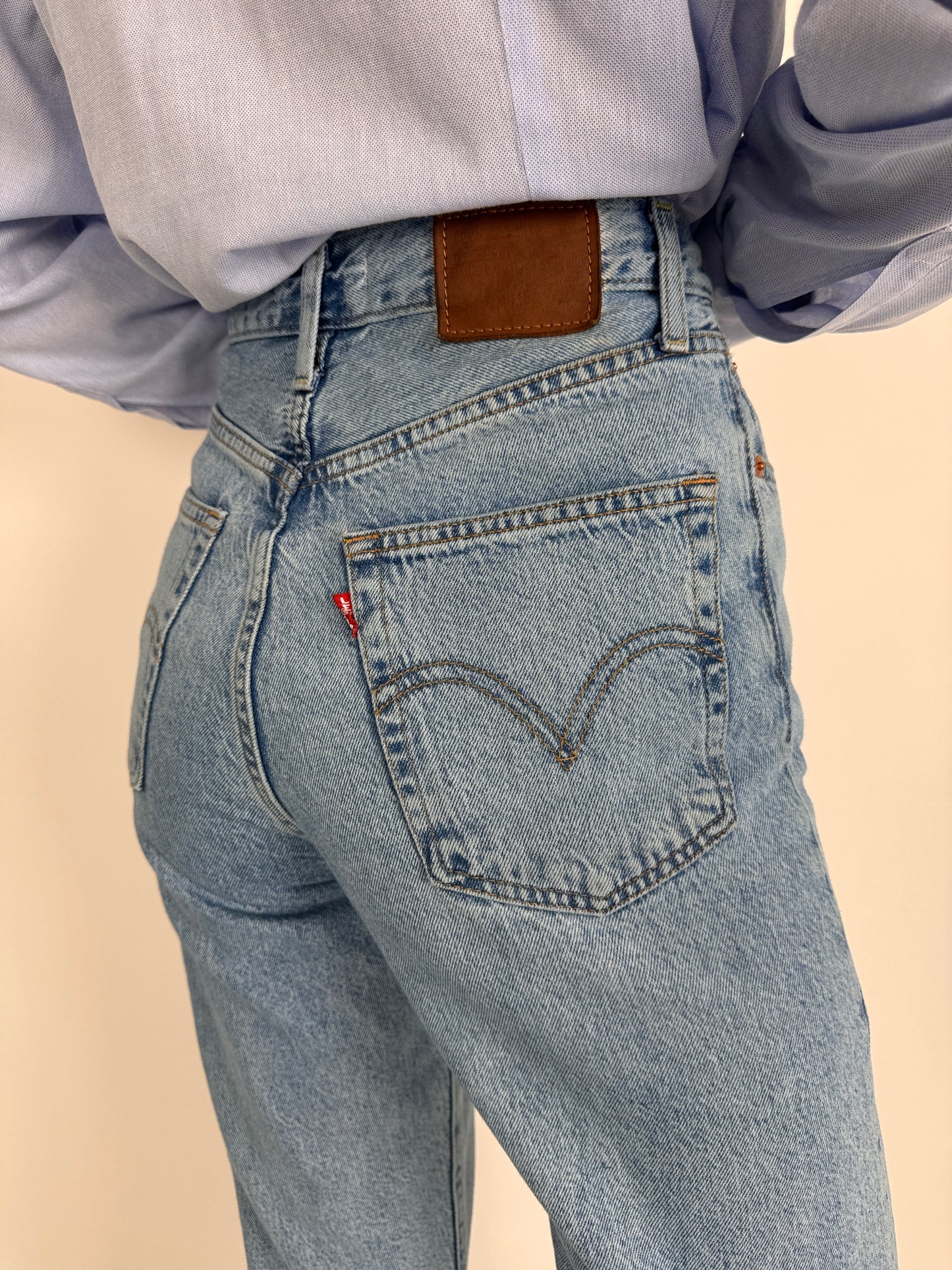 Jeanși Levi’s premium ribcage cu talie ultra înaltă ușor strech