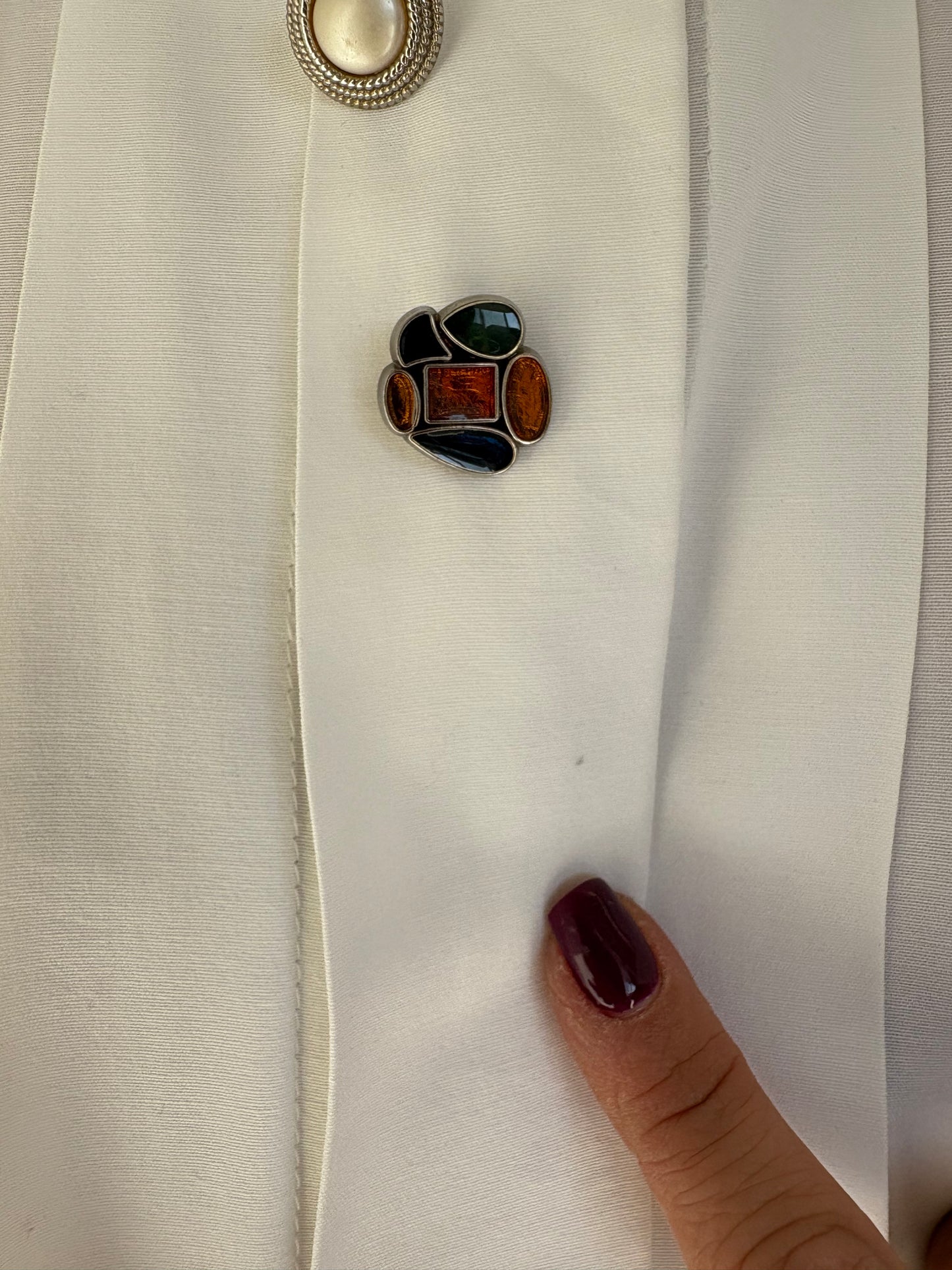 Cămașa vintage în croi lung cu pliseuri și nasturi decorativi