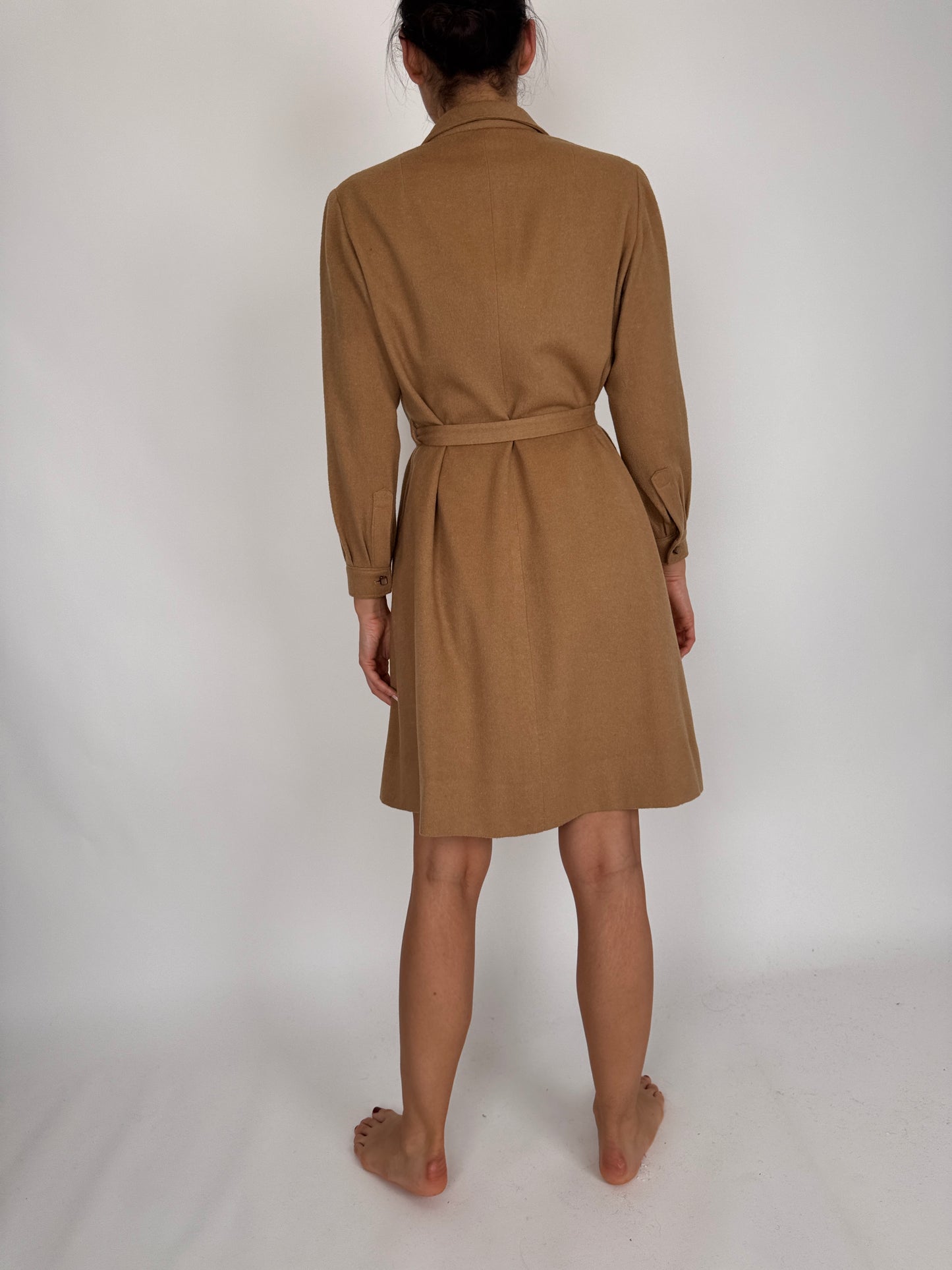 Rochie camel din stofă excepțională de lana extrafina ușor lucioasă