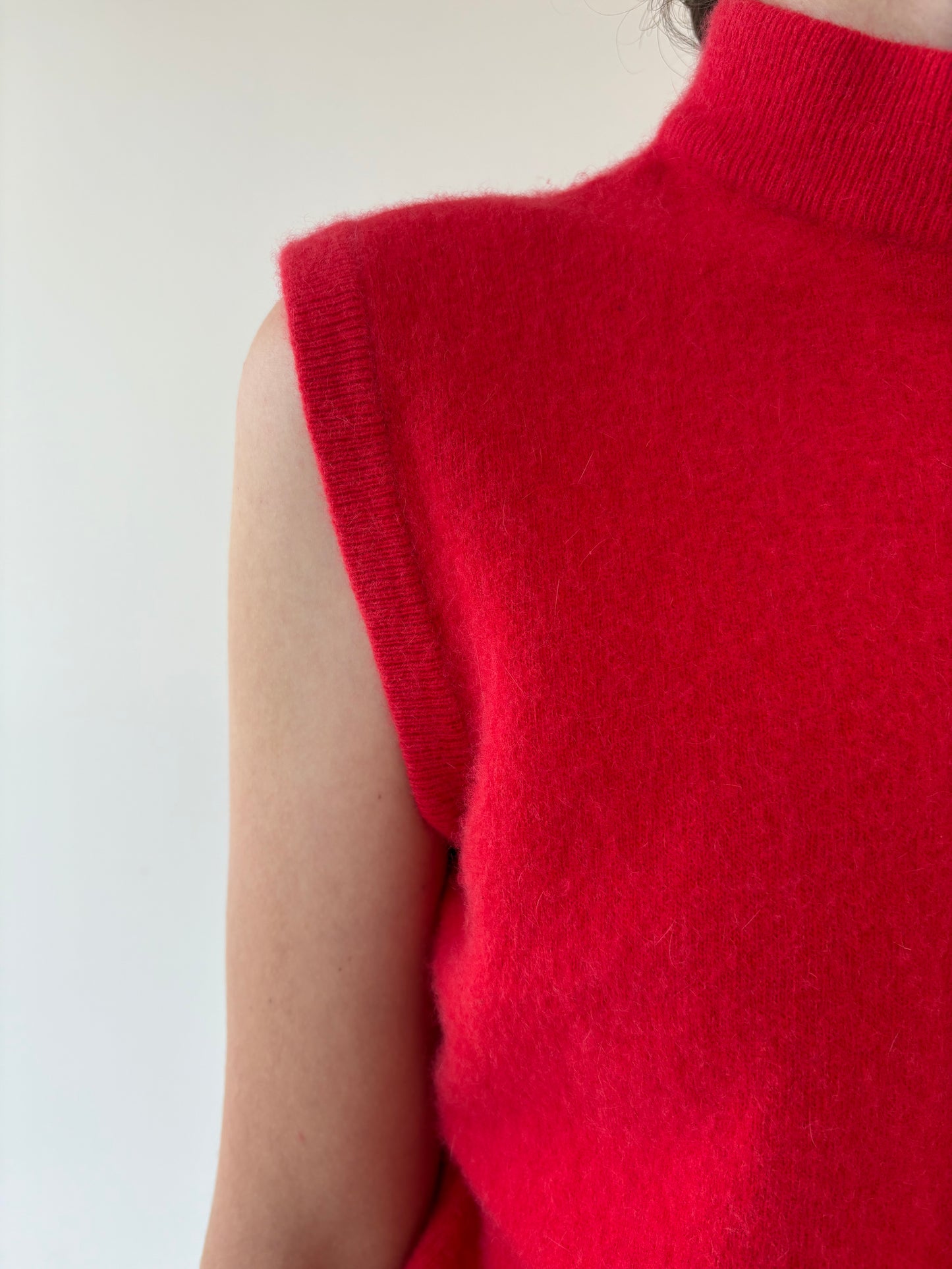 Maleta cherry red din lana extrafina de gramaj mare