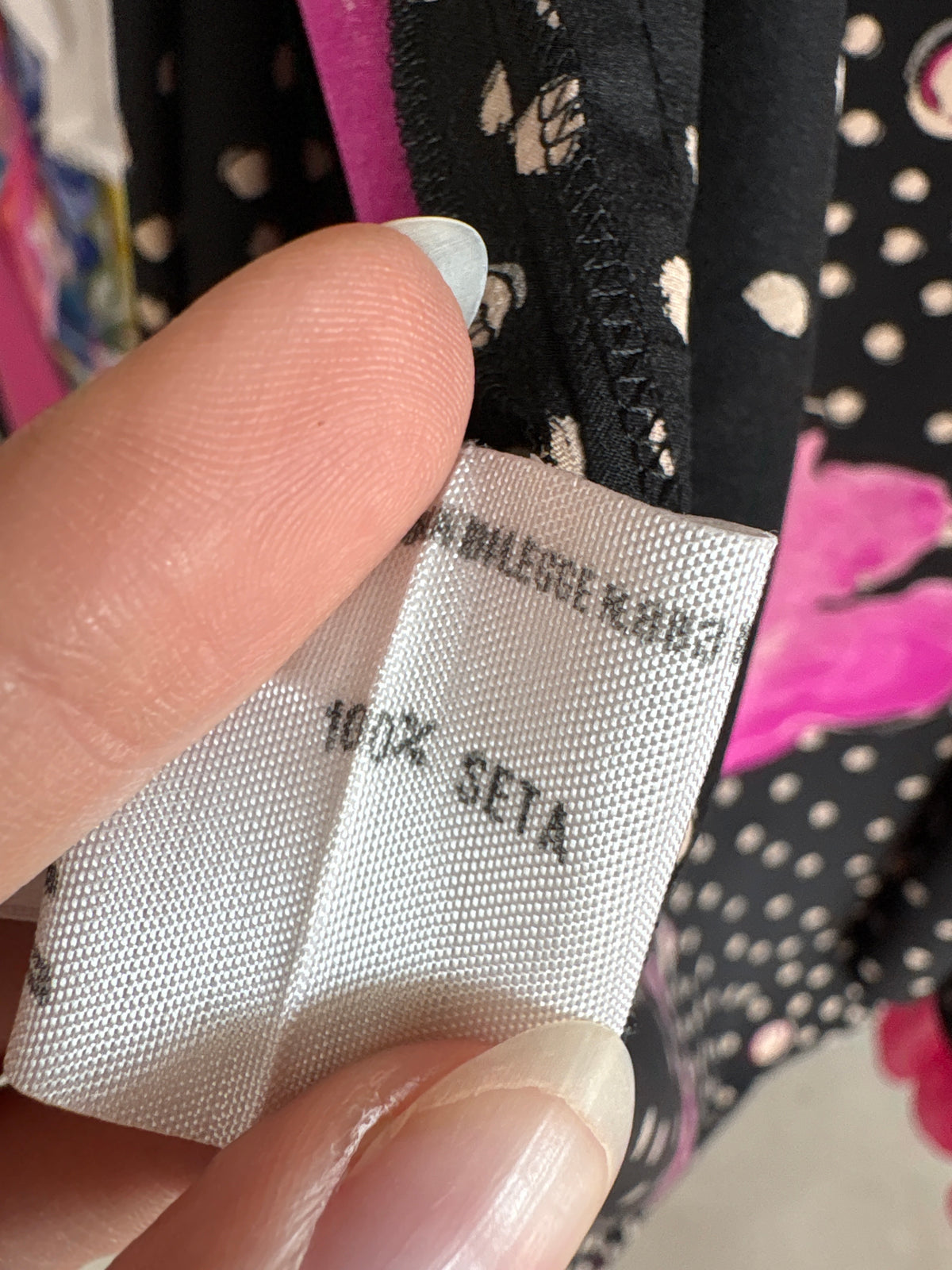 Blazer negru cu print ciclam din mătase naturală în croi amplu