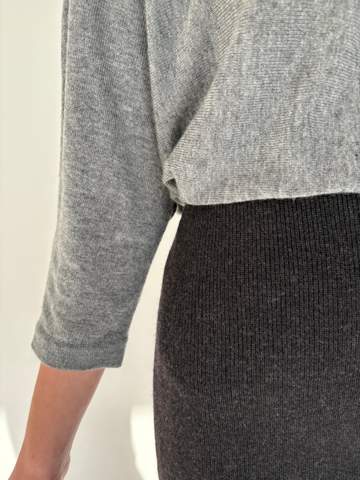 Fustă din tricot de lana merino extrafina midi spre maxi