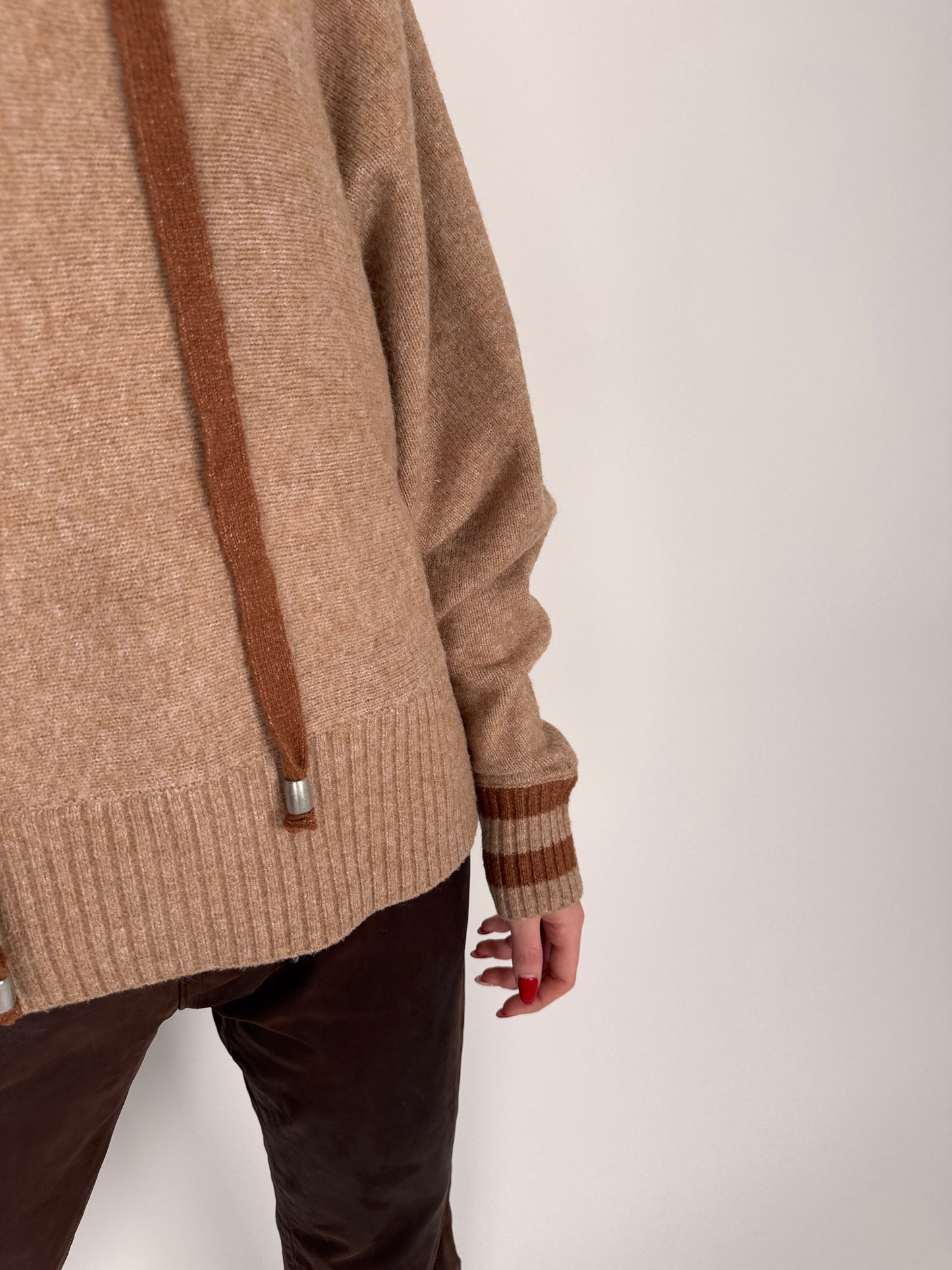 Hanorac de brand luxury Pringle acorn brown cu mânecă fluture