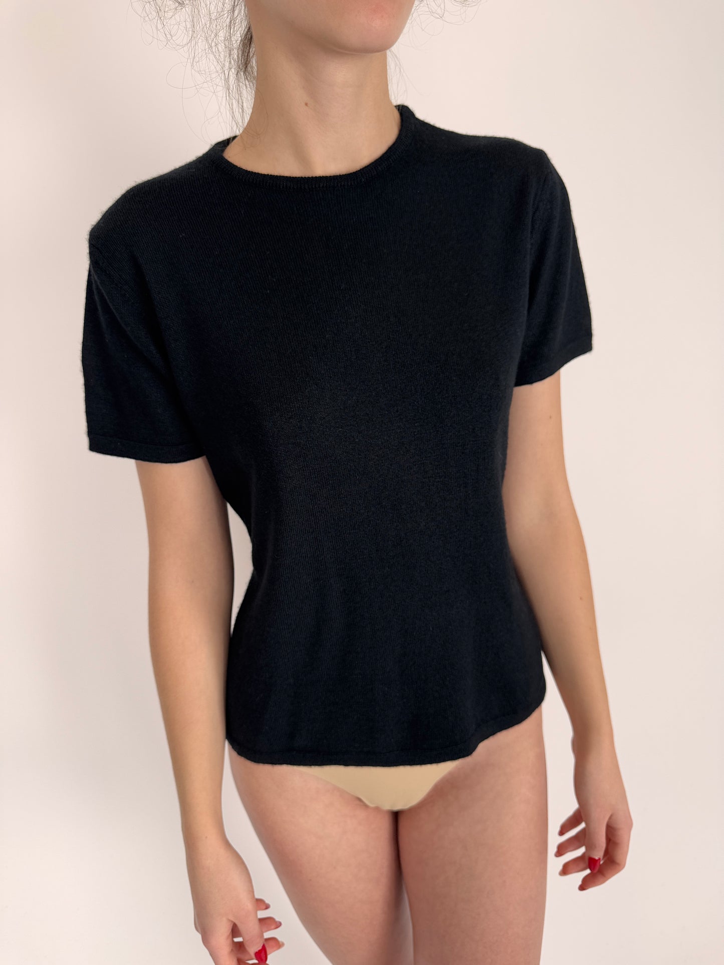 Top negru din lana extrafina
