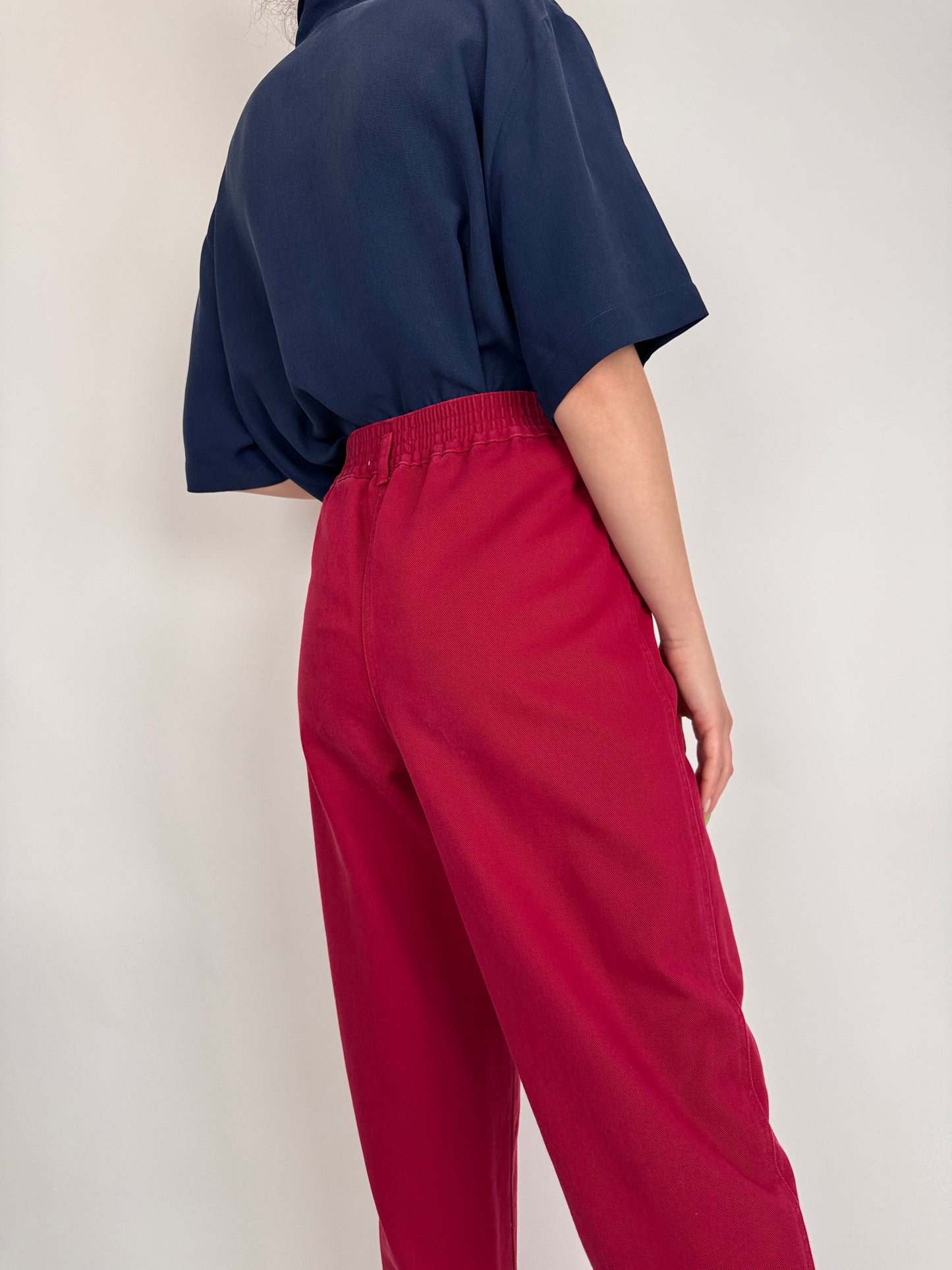 Jeanși vintage cherry red cu talie ultra înaltă elastică