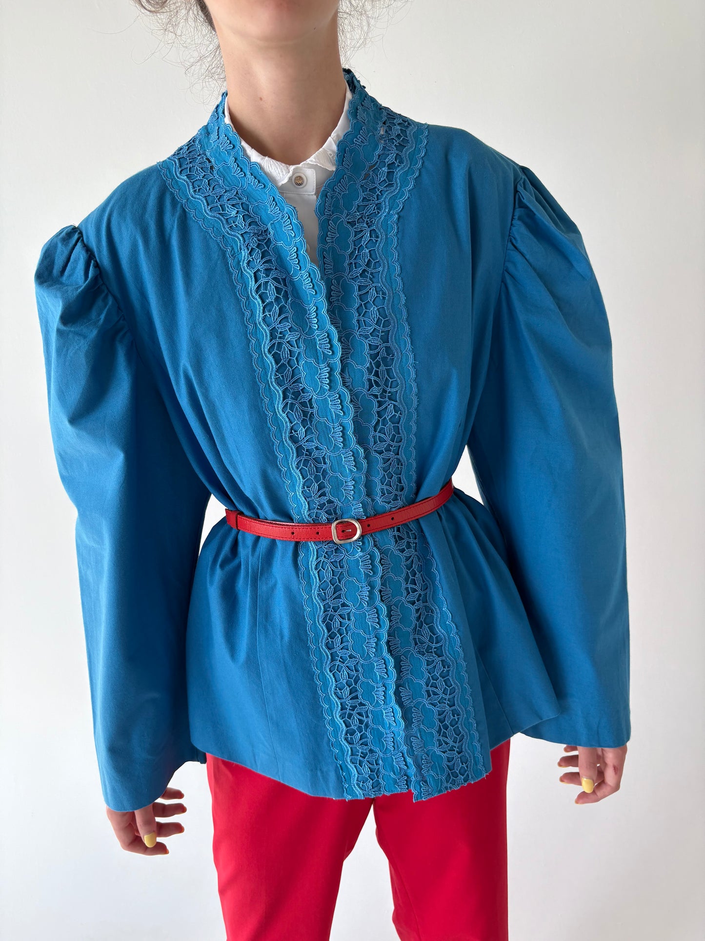 Sacou vintage albastru ciel din pânză de bumvac cu broderie anglaise