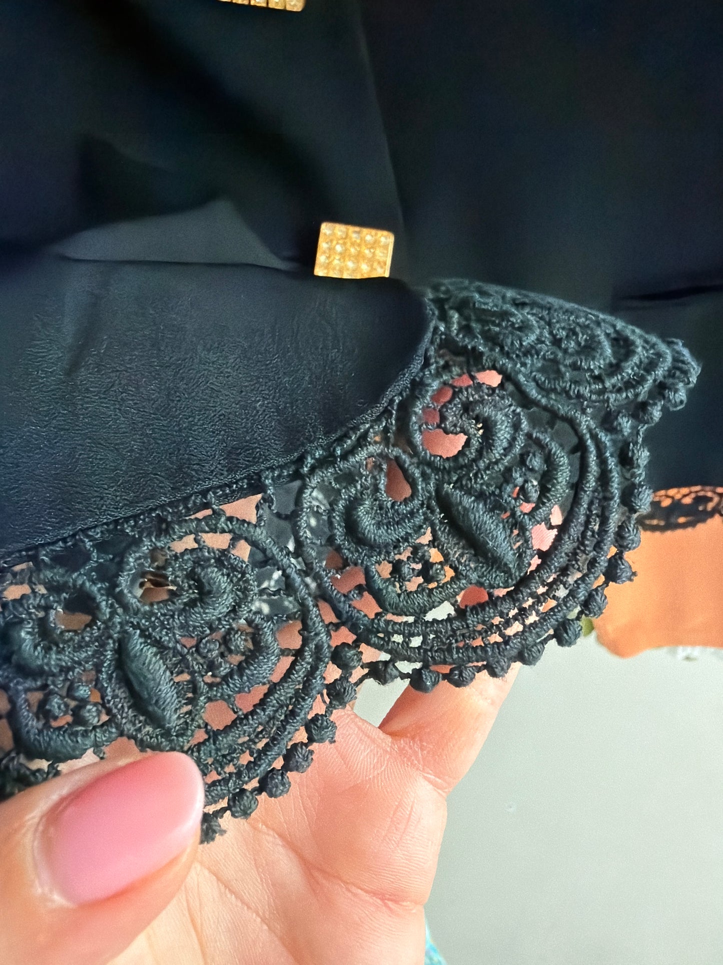 Sacou negru luxury Luisa Spagnoli cu nasturi metalici bojuterie aurii și dantelă macrame