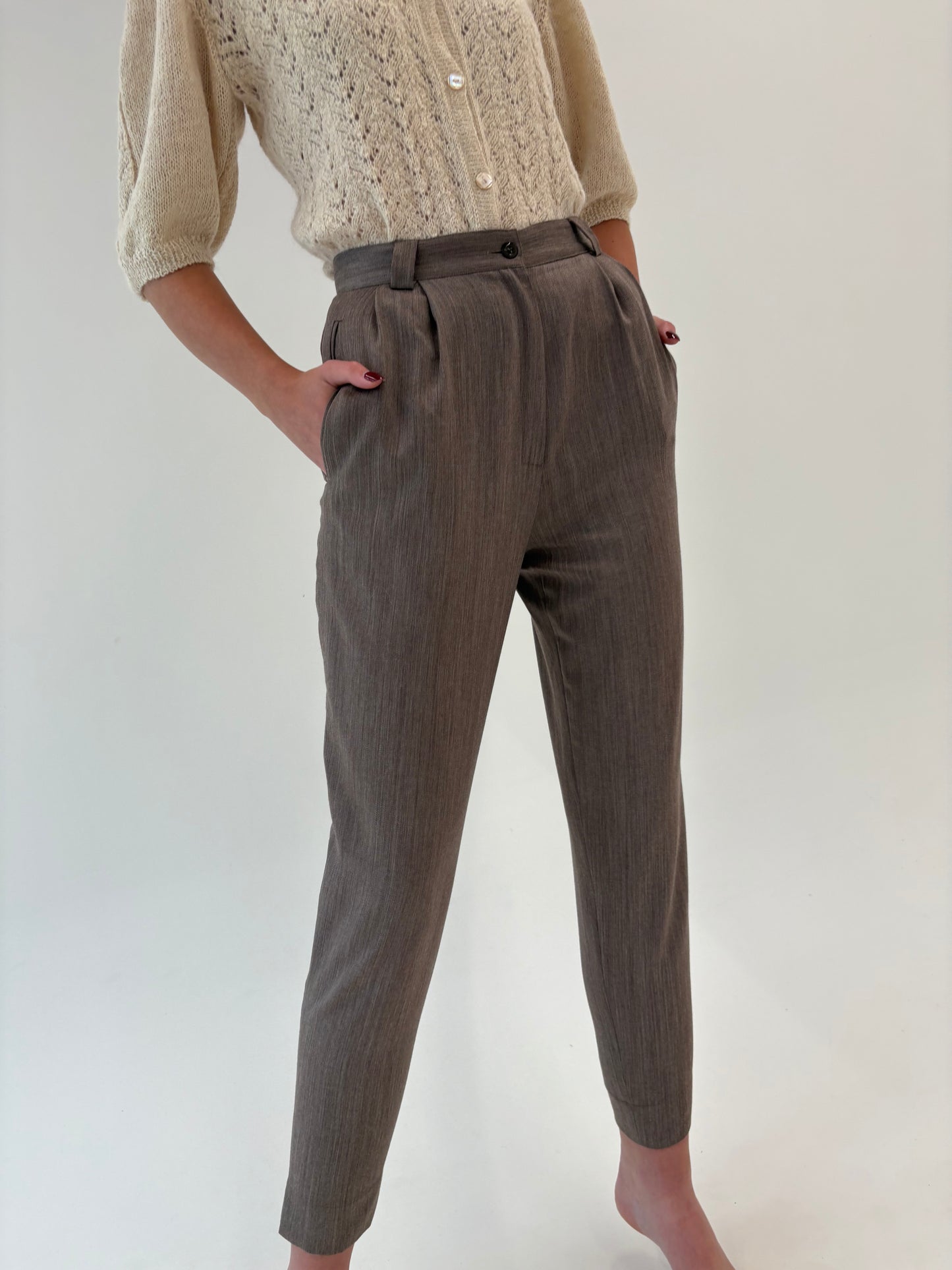 Pantaloni cafe au lait cu talie ultra înaltă mom fit din lana extrafina