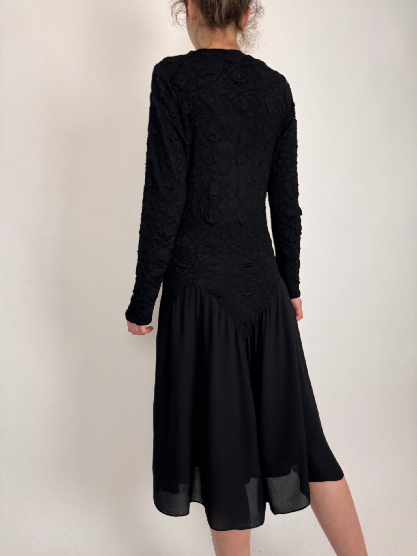 LBD vintage cambrata elastică cu aplicații de dantelă macrame