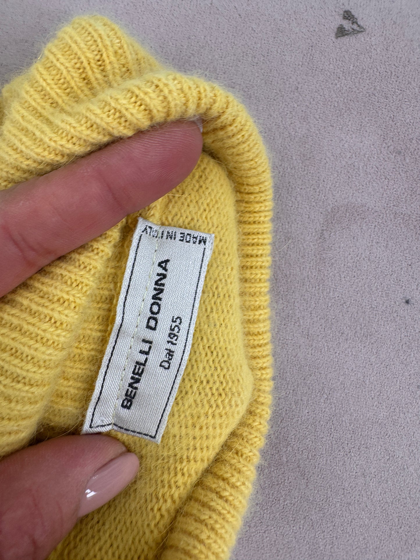 Maleta italiană corn yellow din lana extrafina și Angora