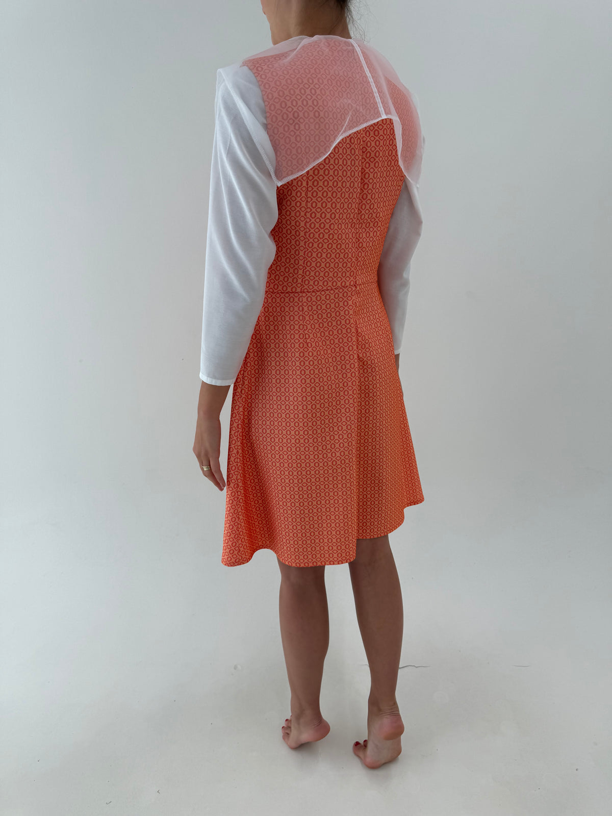 Rochie vintage în croi de ani 60 din brocart ușor modelator