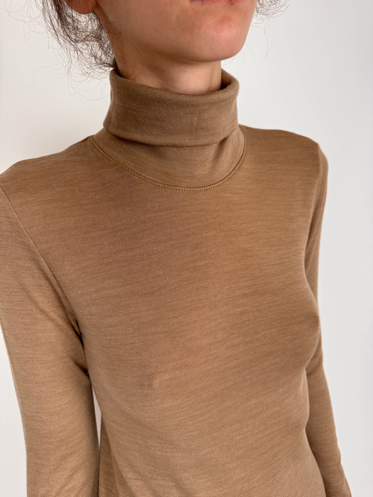Maleta nouă nude brown din mix de lana extrafina și bumbac