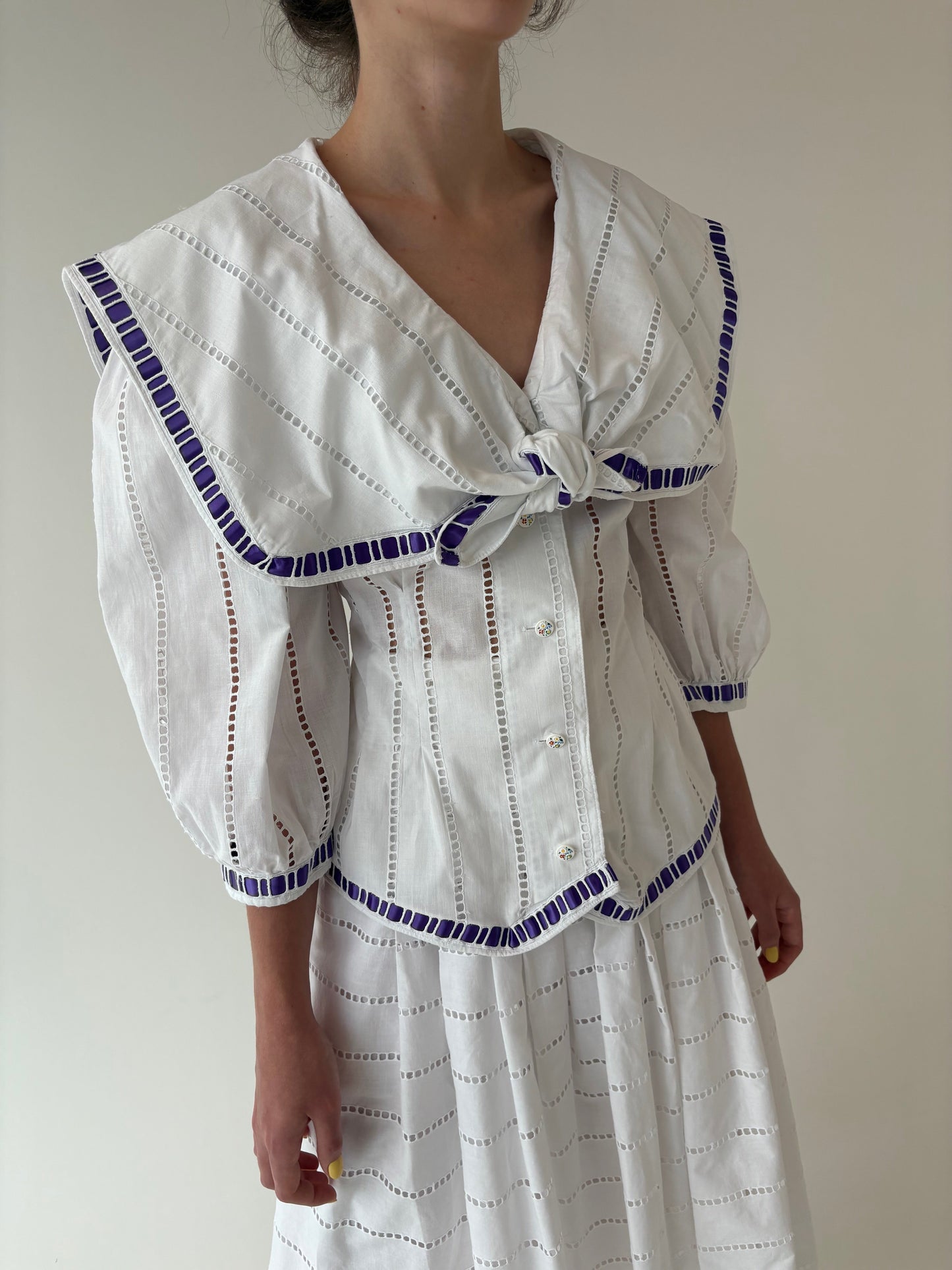 Set vintage cu sacou cambrat spectaculos integral brodat