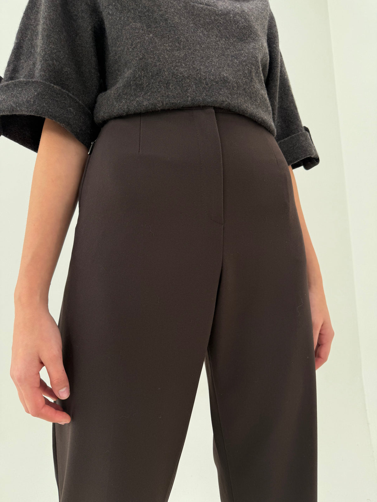 Pantaloni business confort chocolate brown cu talie ultra înaltă din stofita