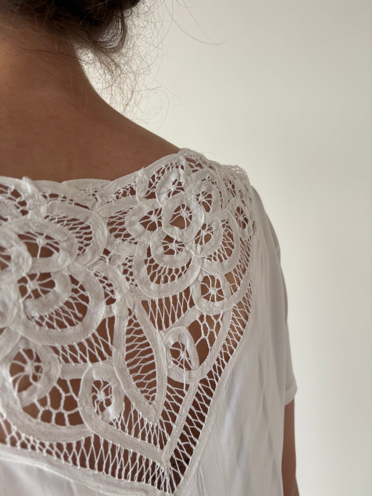 Rochie vintage cu inserții superbe de dantelă macrame și talie marcată