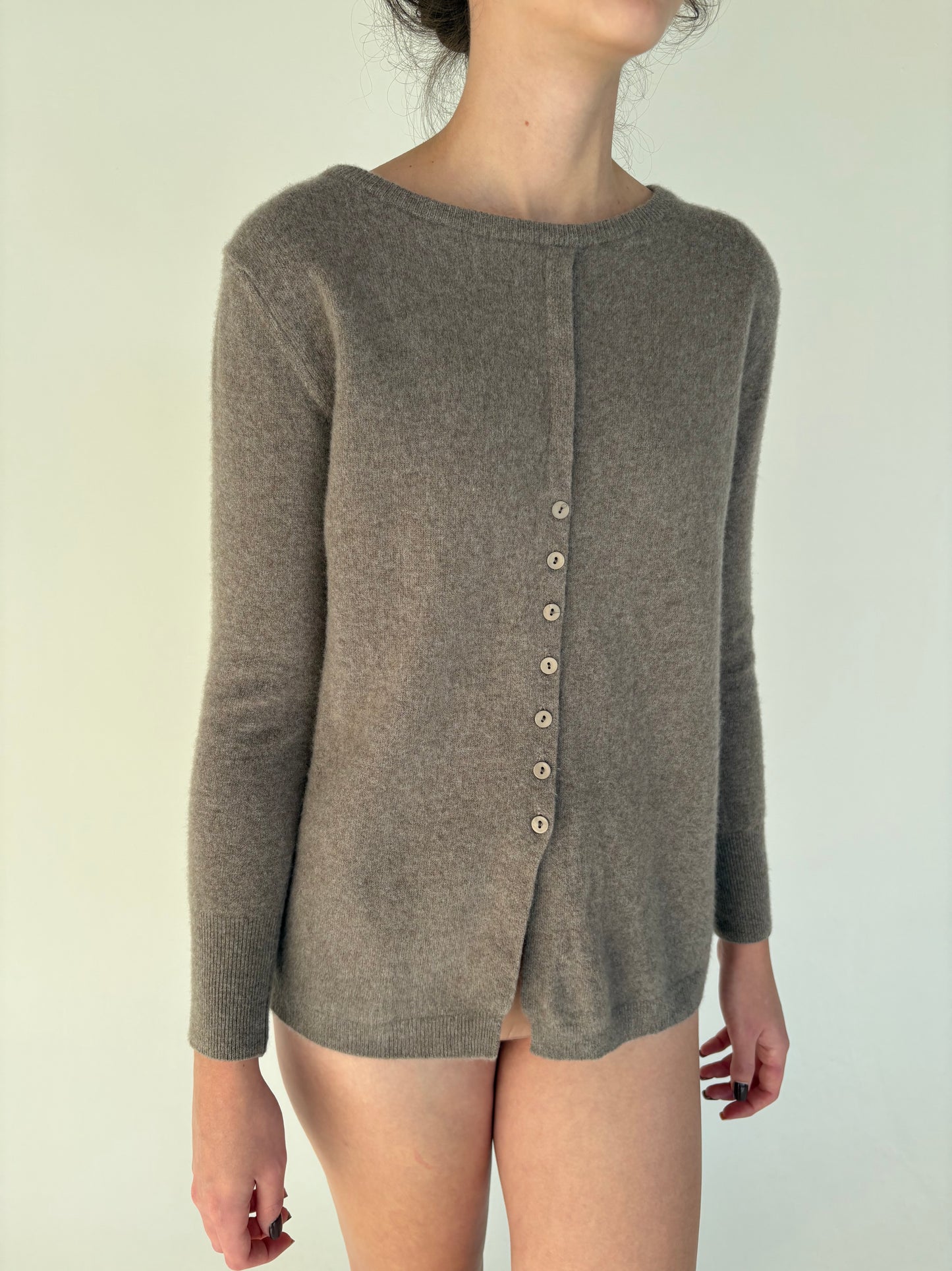 Cardigan taupe de brand premium italian din lana merino și cașmir