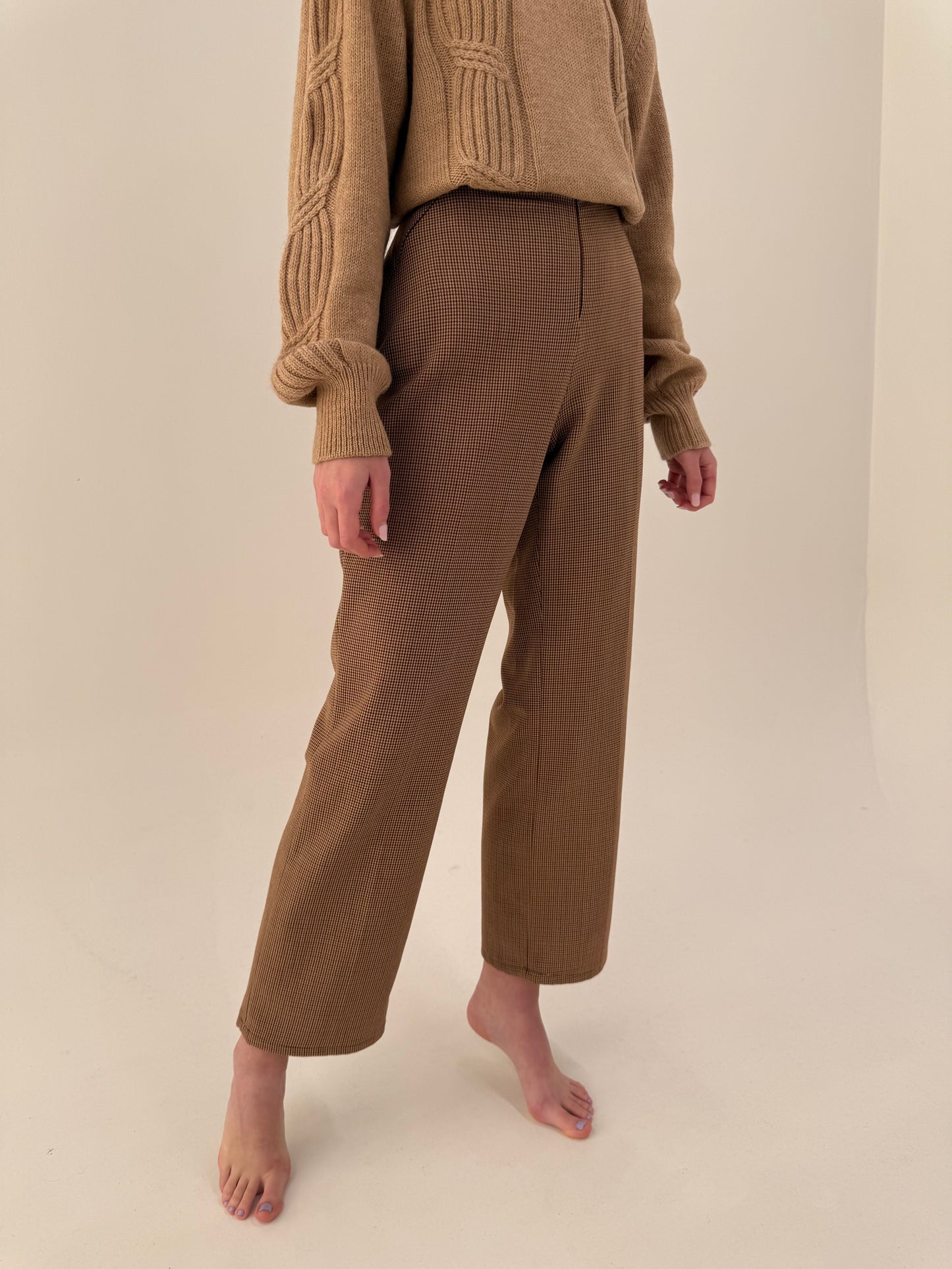 Pantaloni țigaretă camel de brand luxury italian cu print pied de coq